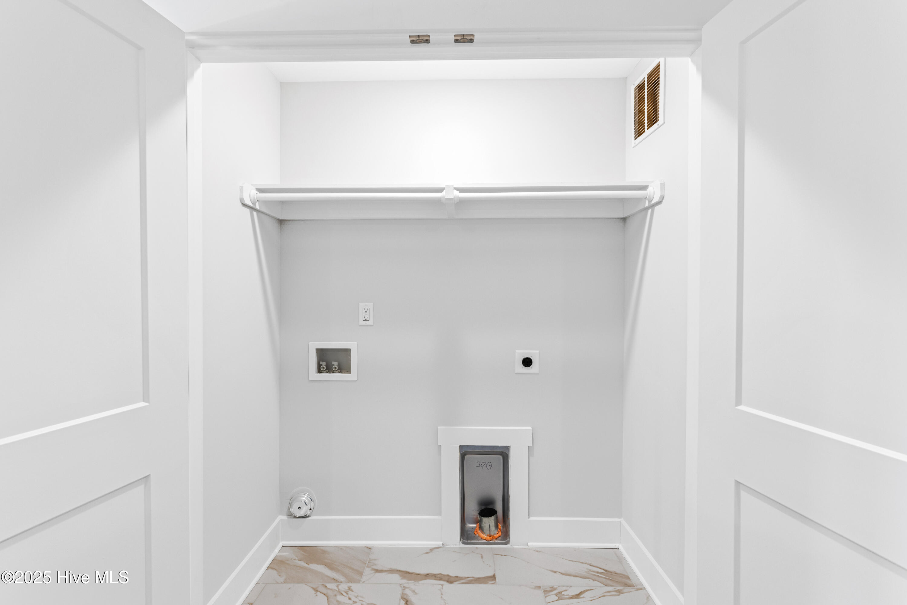 100559546 | Photo 15