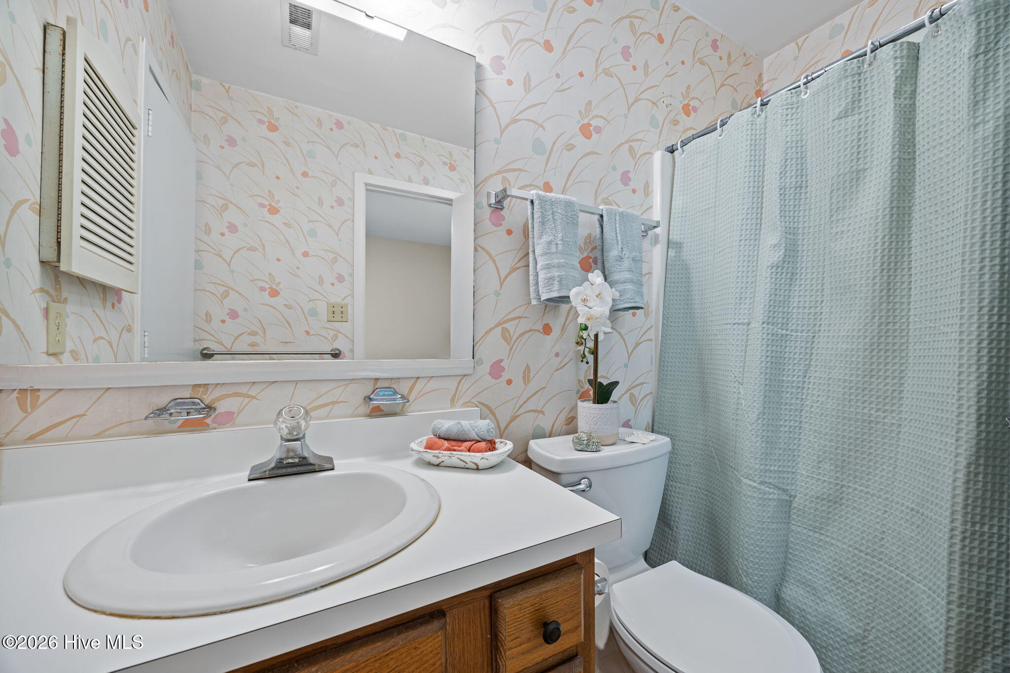 100561637 | Photo 24