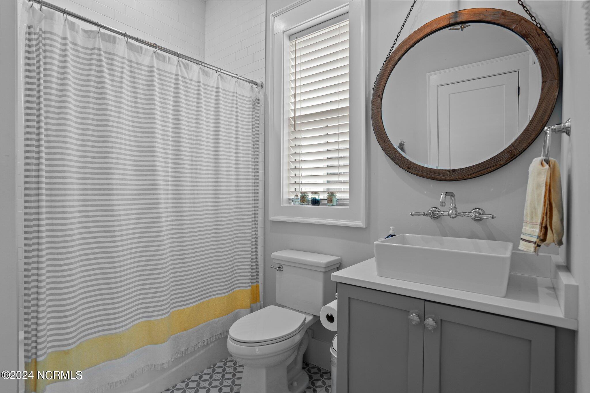 100556324 | Photo 20