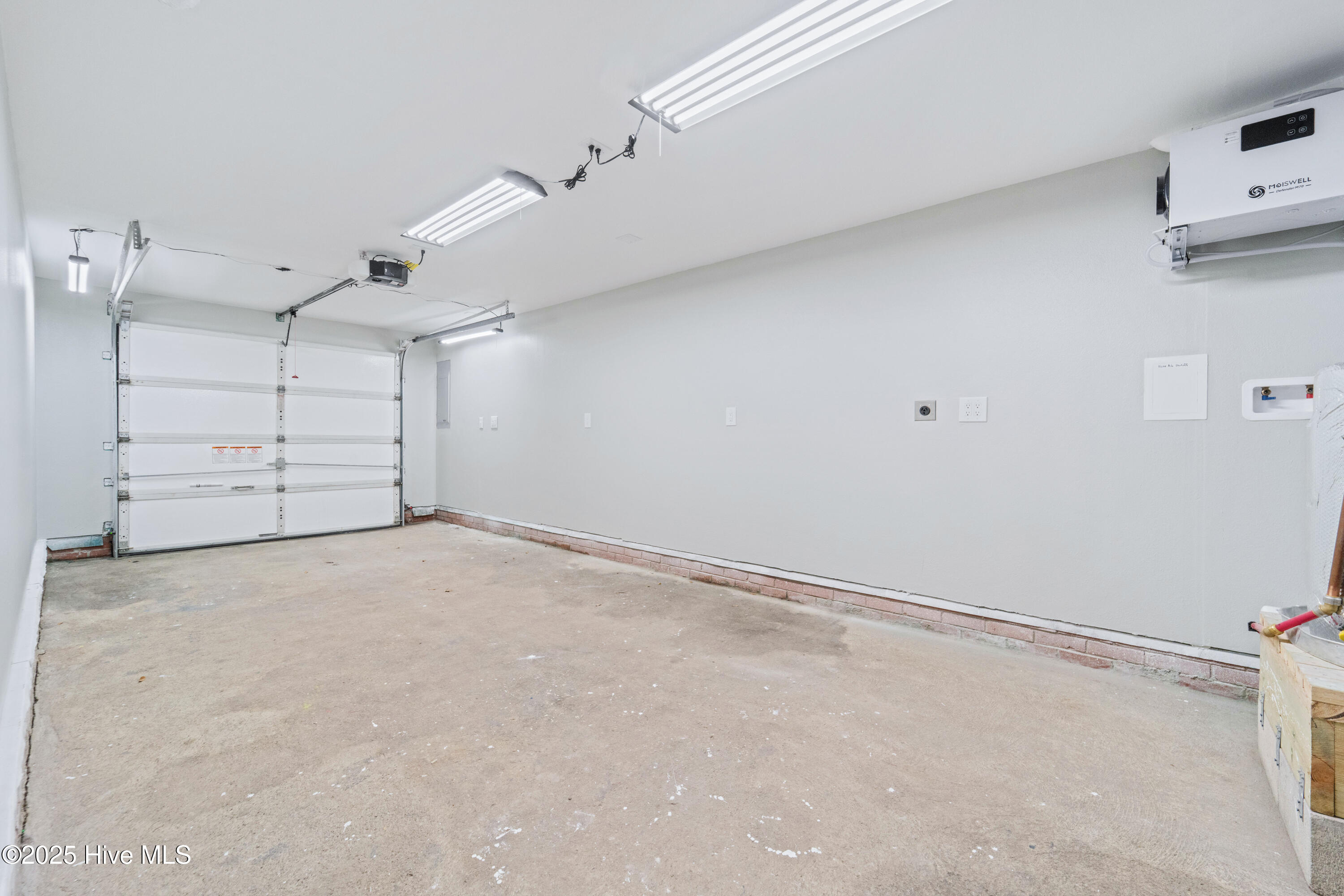 100546439 | Photo 17