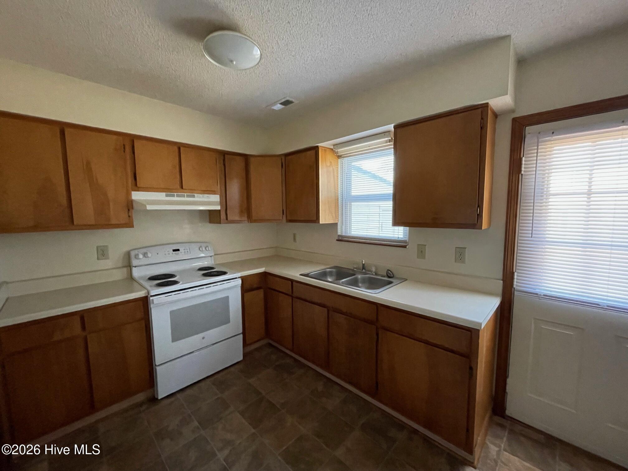 1005 Raleigh Street, Elizabeth City, NC, 27909