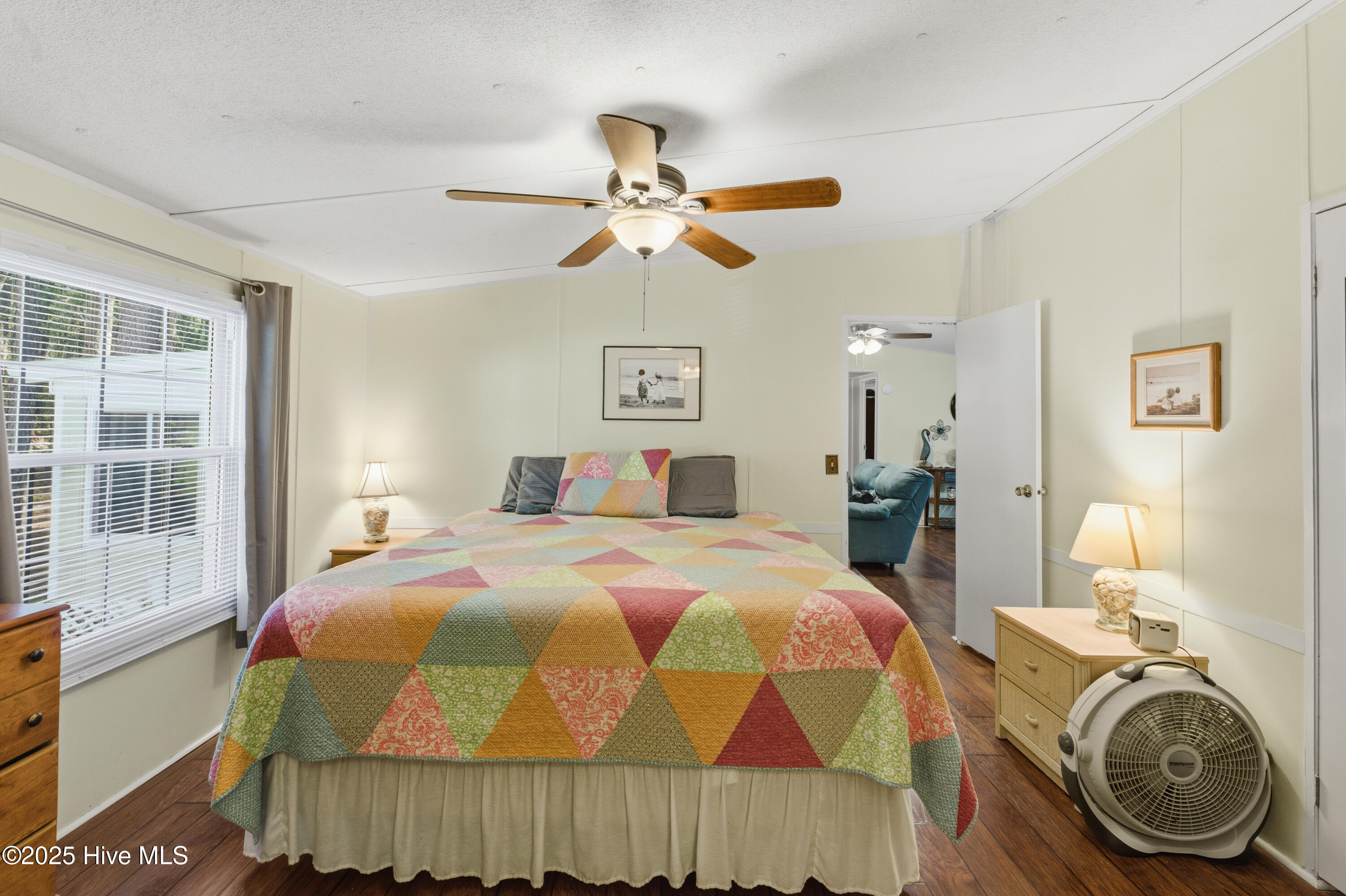 100538513 | Photo 48