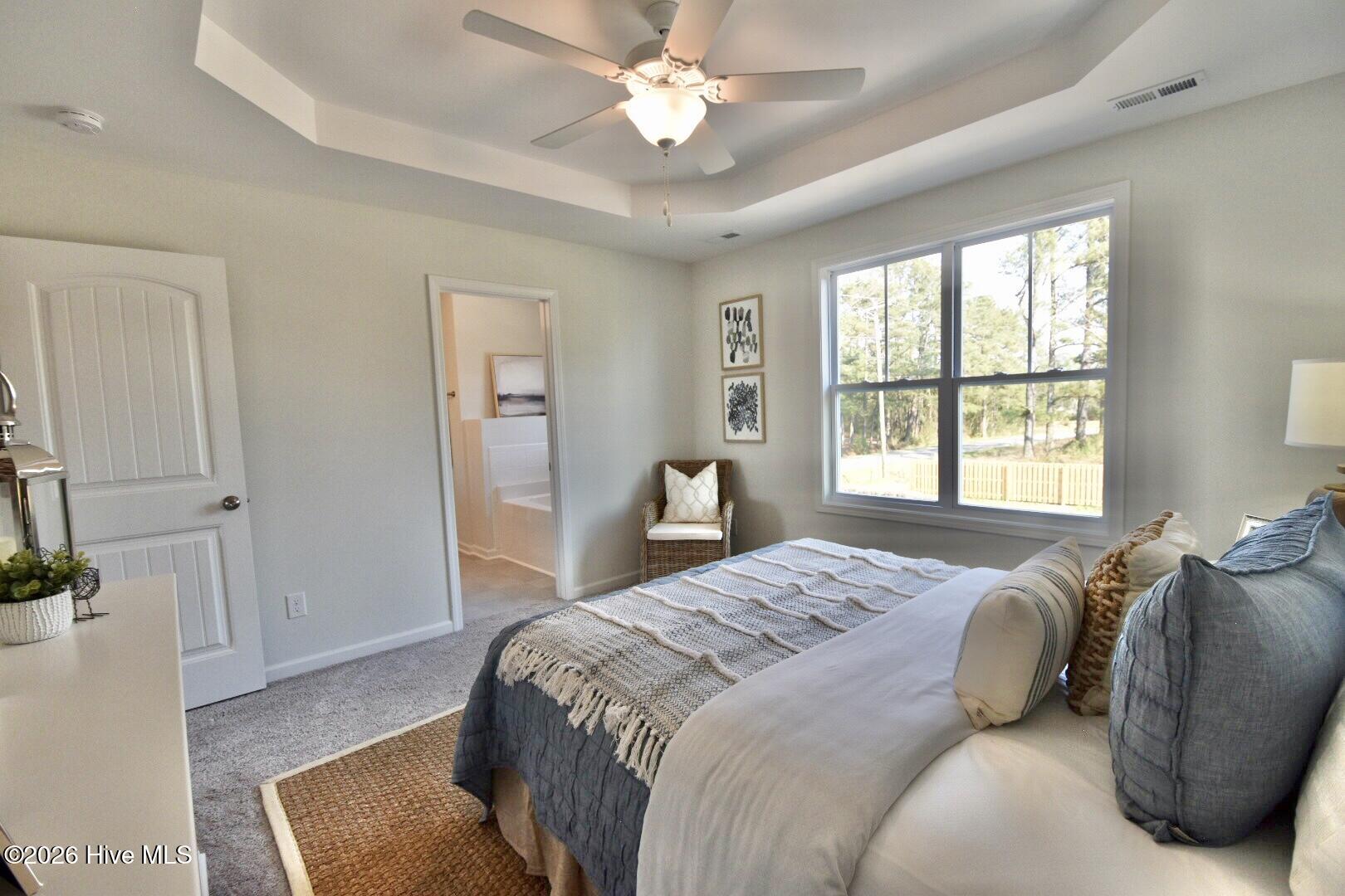 100561035 | Photo 12