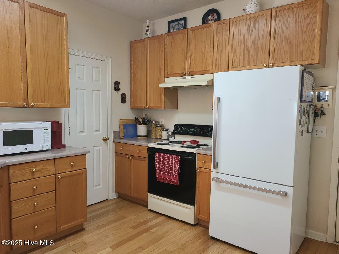 100545886 | Photo 11