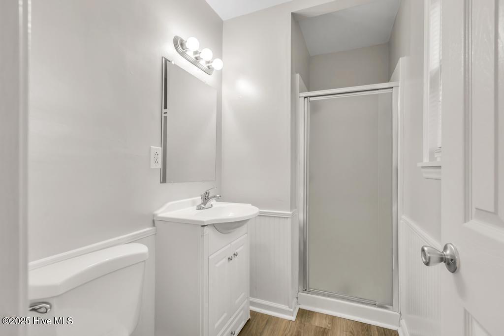 100537299 | Photo 16