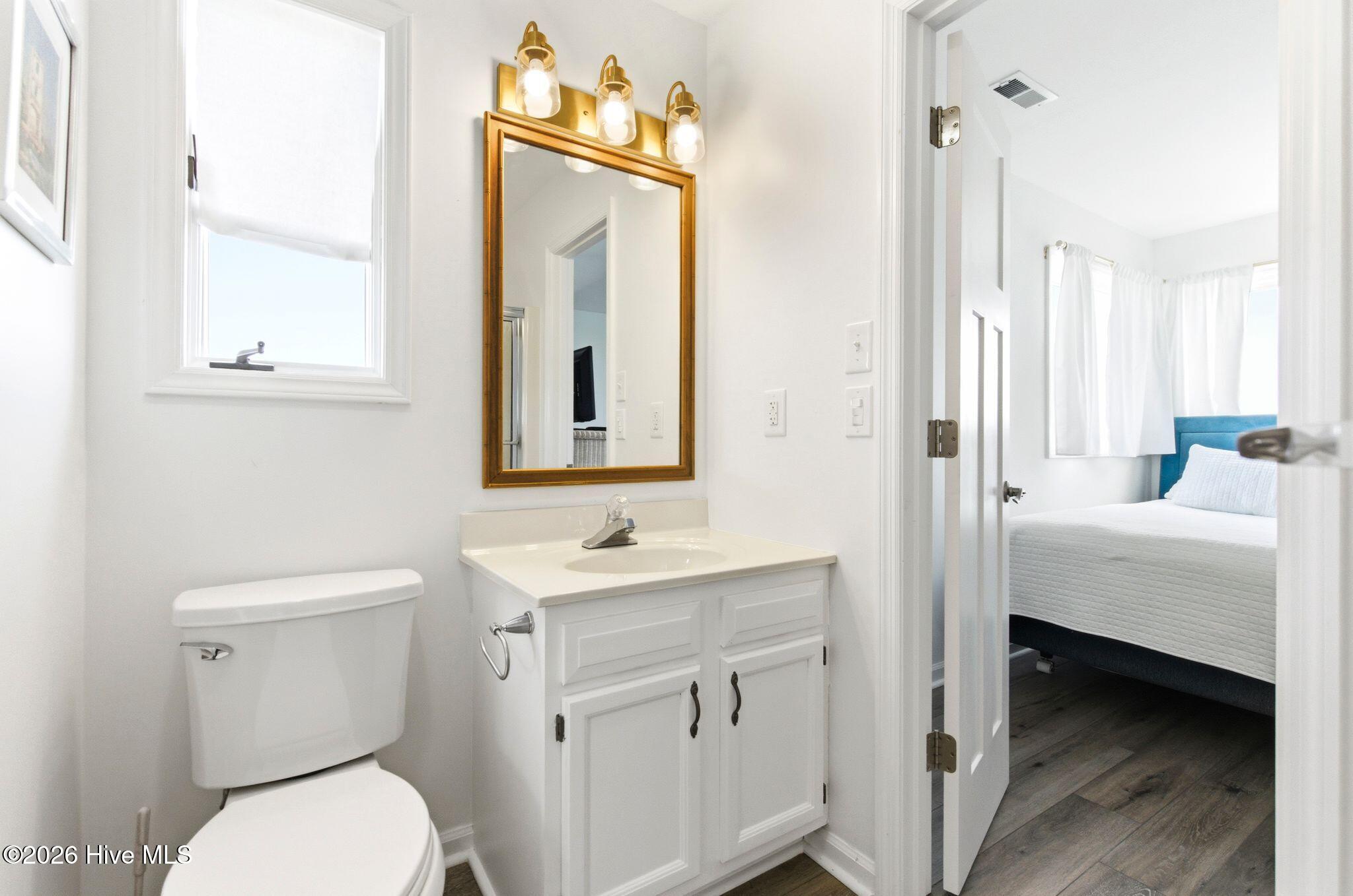 100567797 | Photo 40