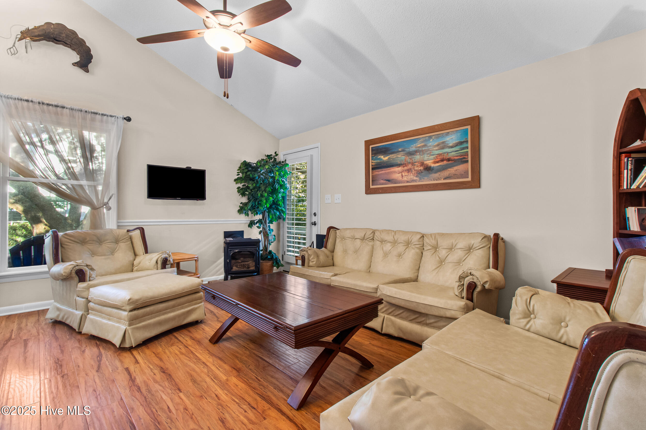 100541020 | Photo 16