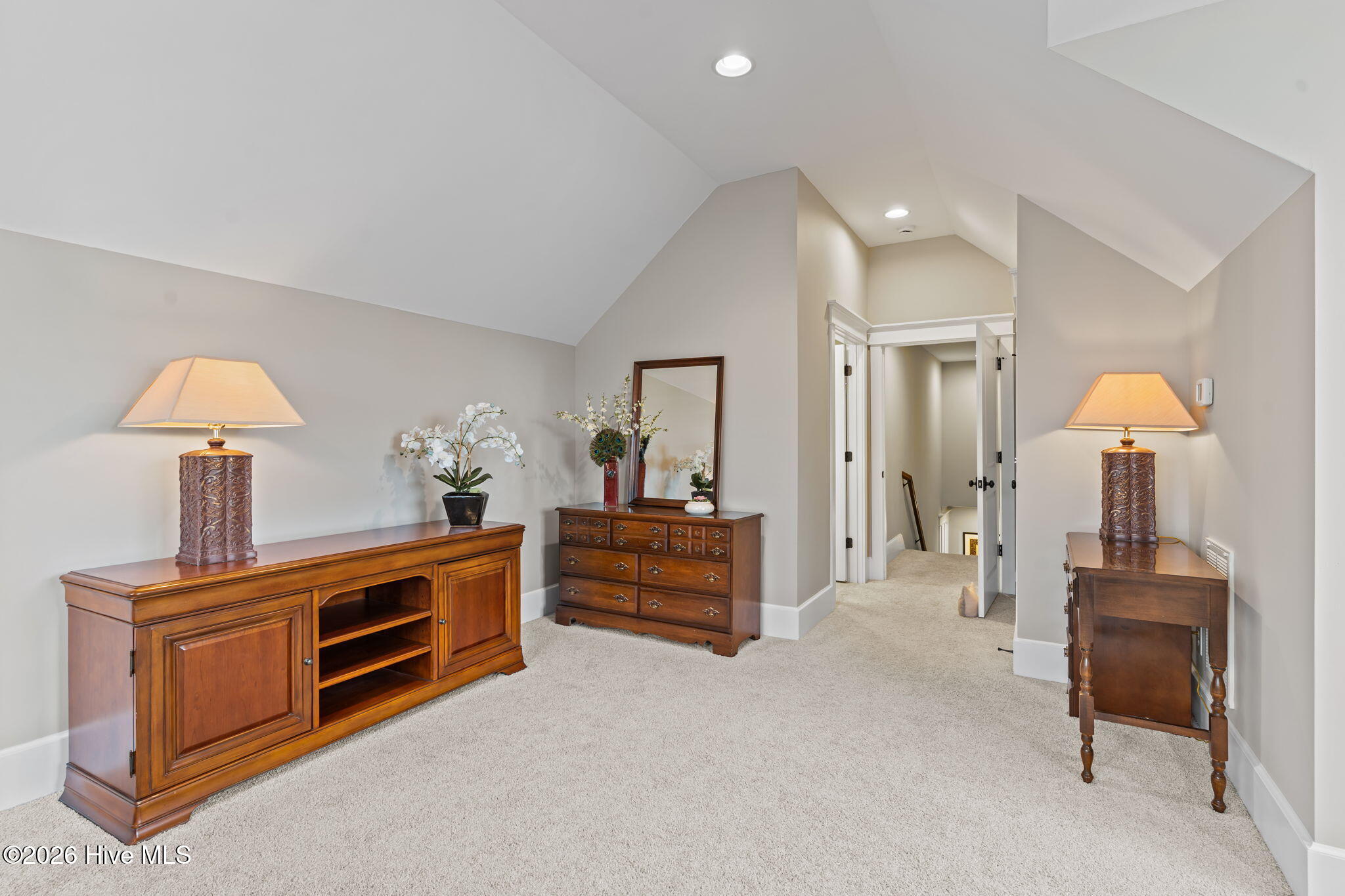 100557705 | Photo 31