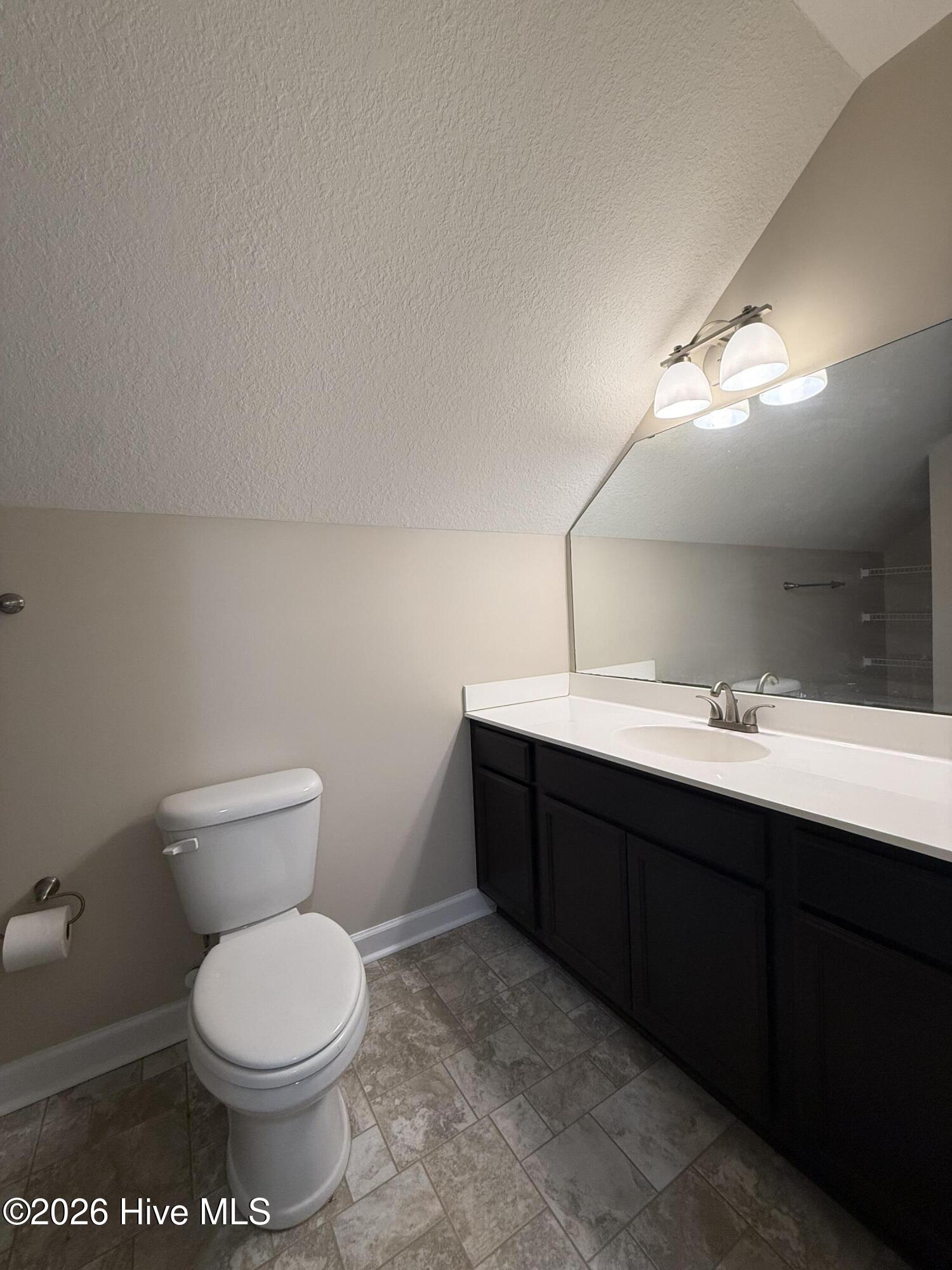 100568858 | Photo 20