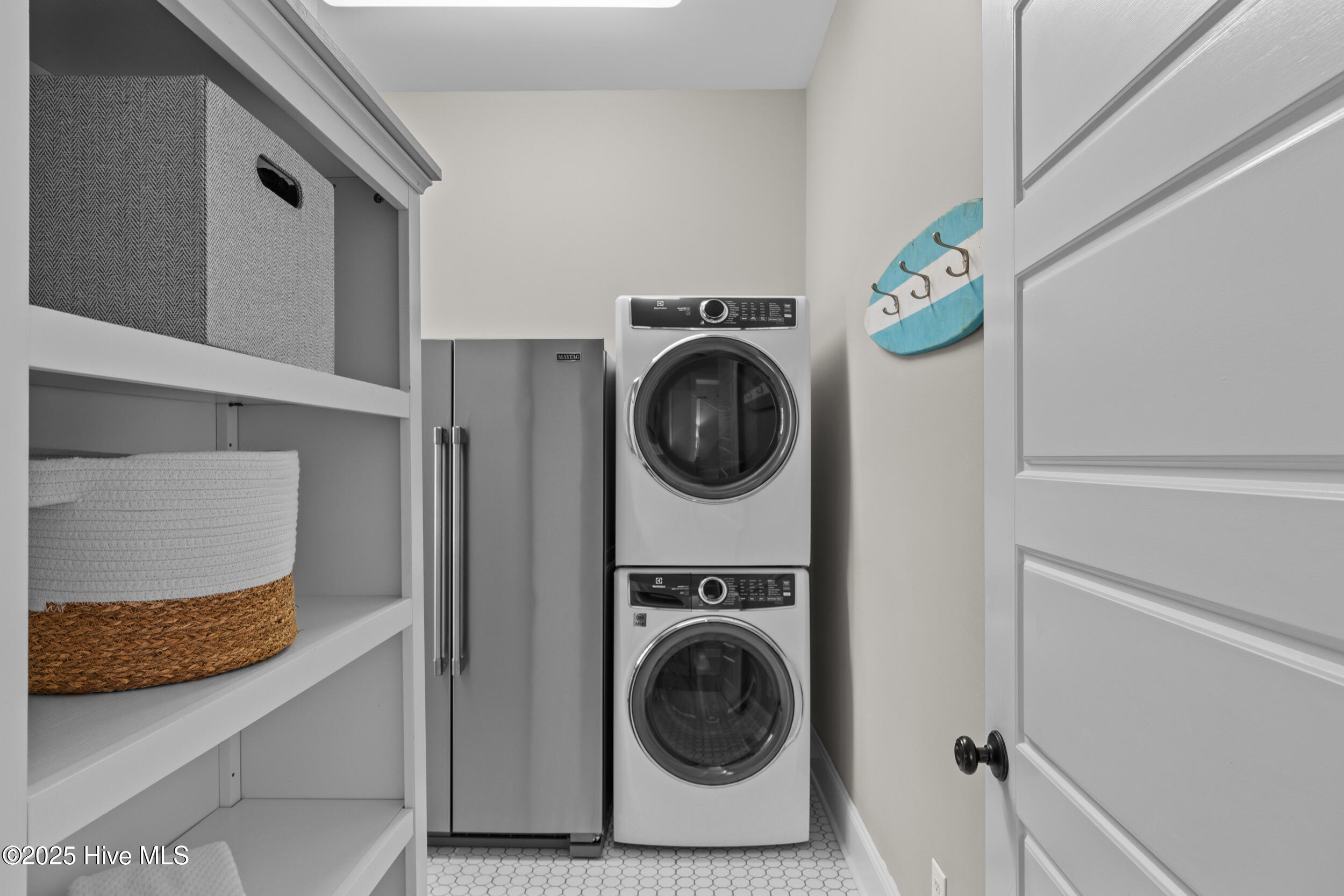 100570509 | Photo 24