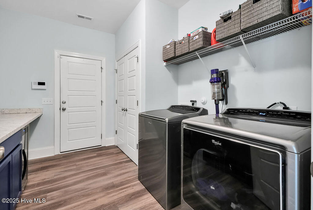 100535905 | Photo 25