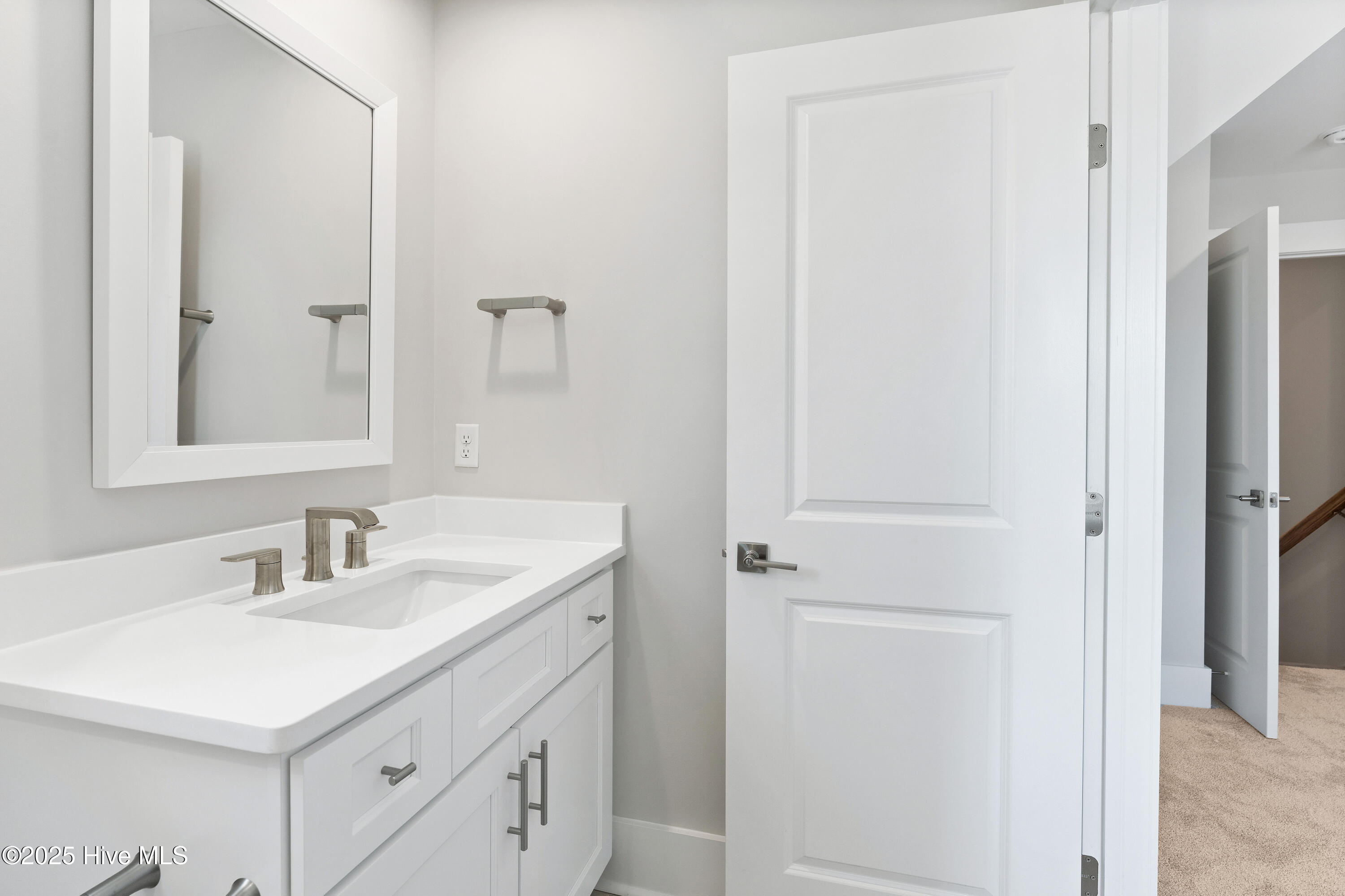 100547015 | Photo 54