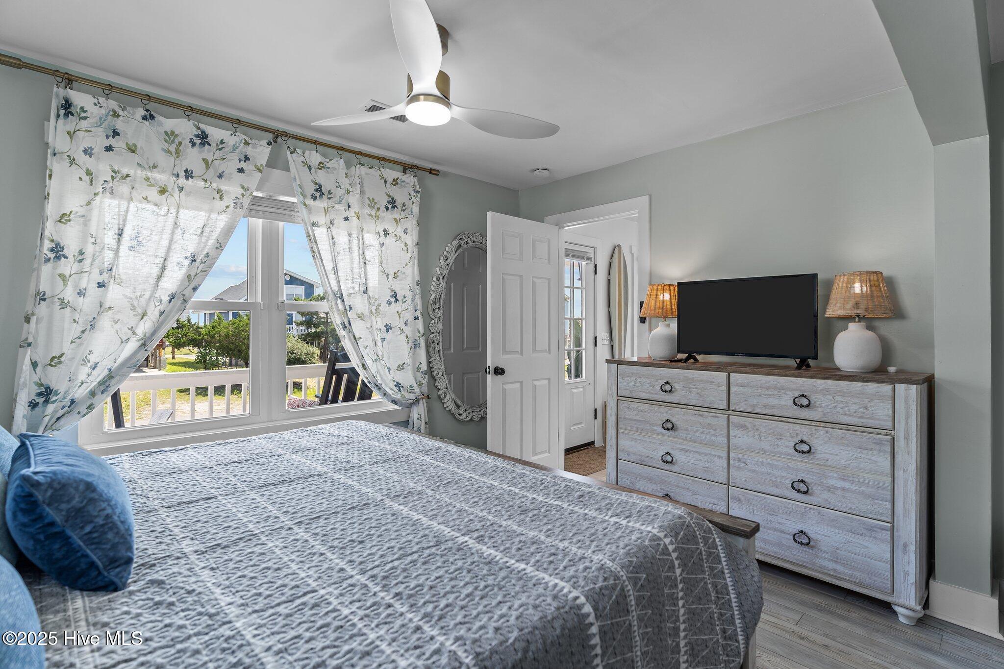 100526699 | Photo 18