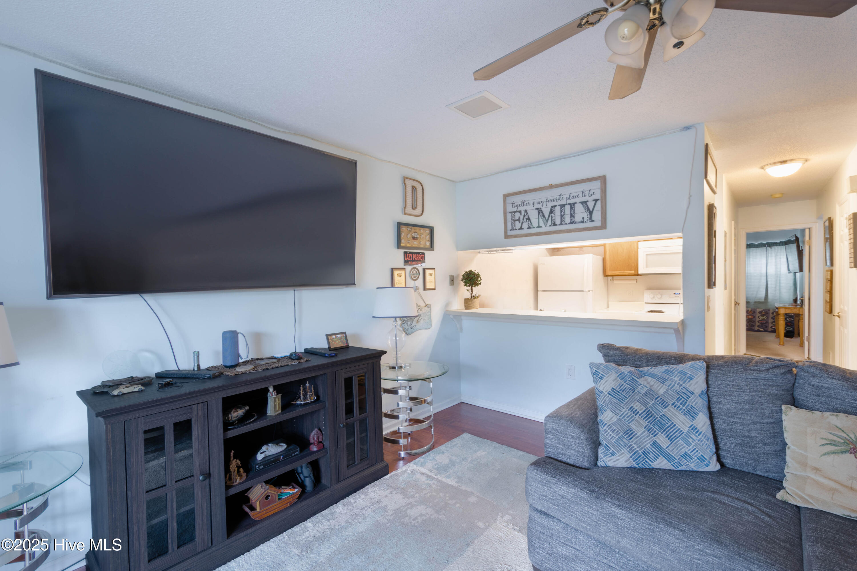 100517828 | Photo 22