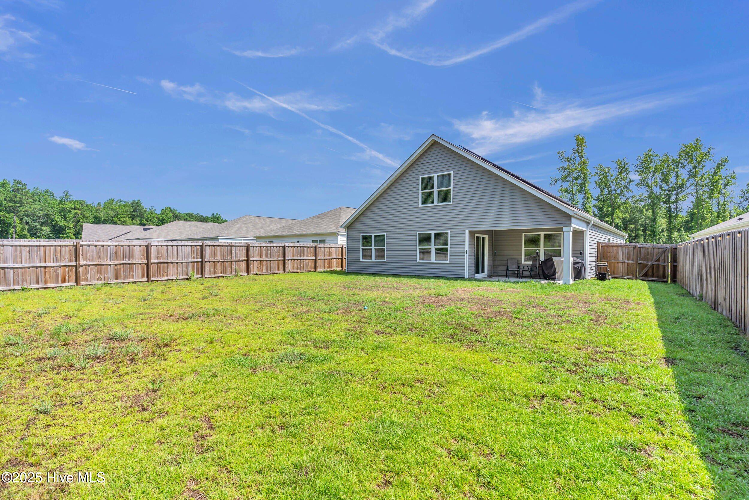 100518260 | Photo 32