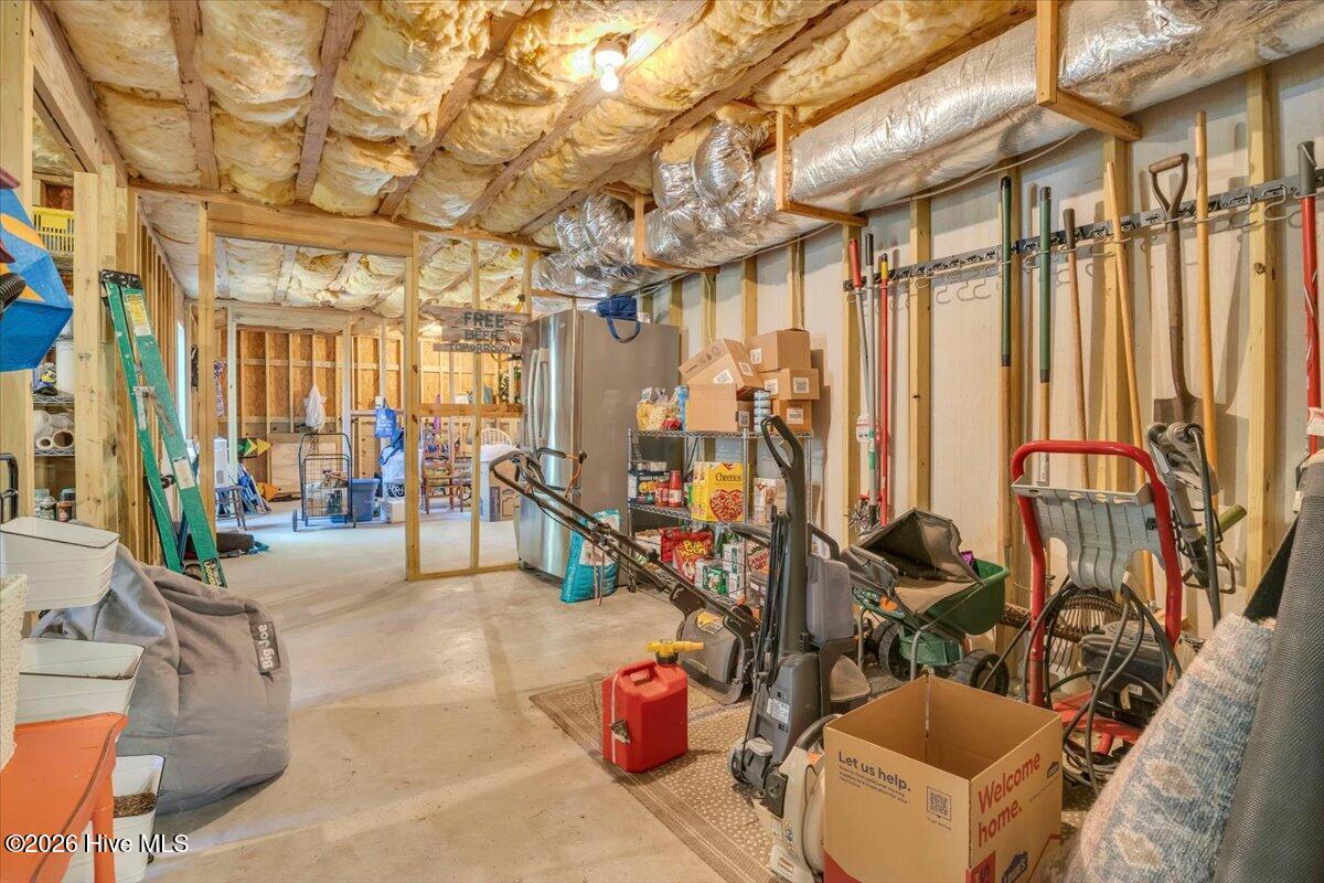 100565920 | Photo 61