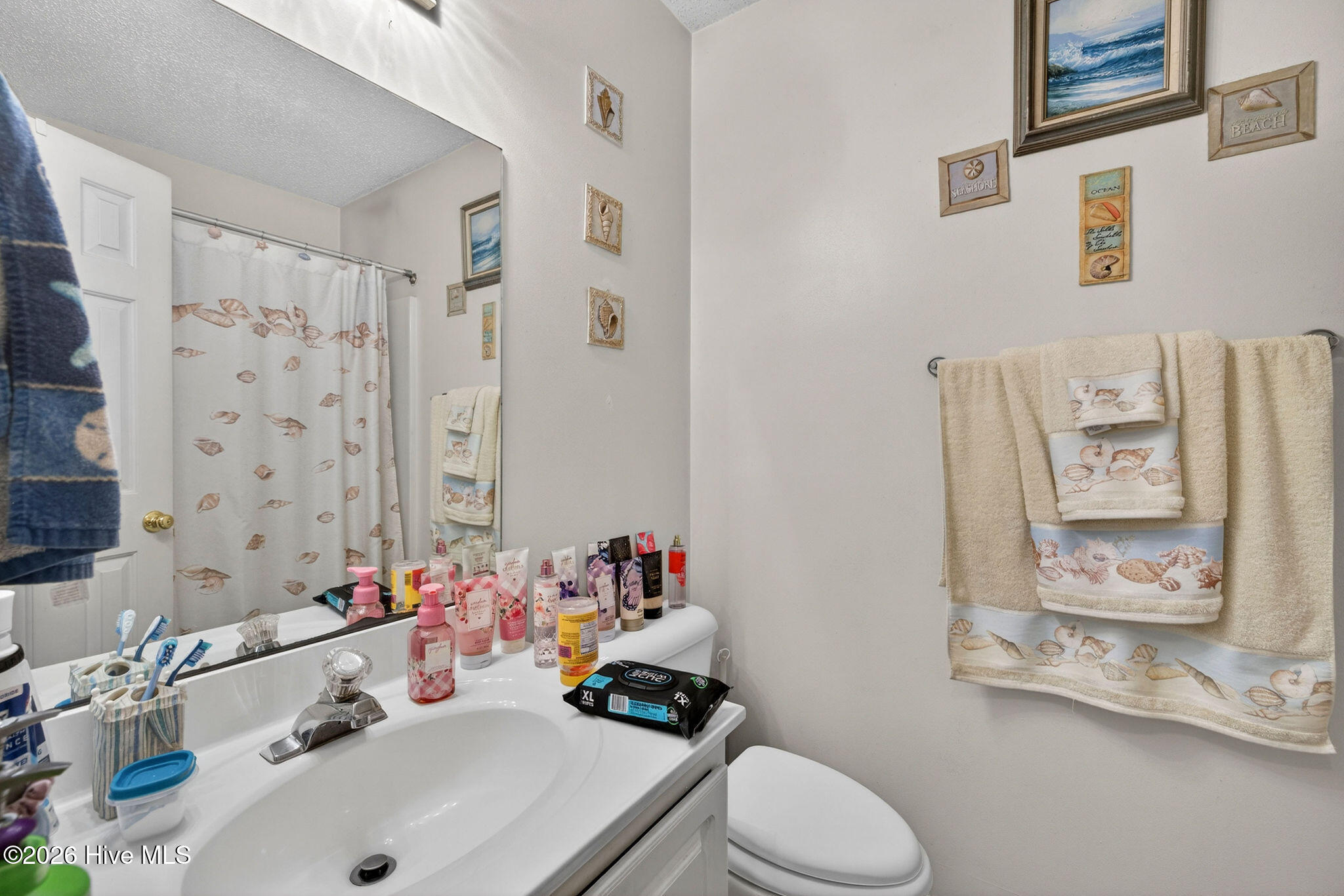 100568008 | Photo 13