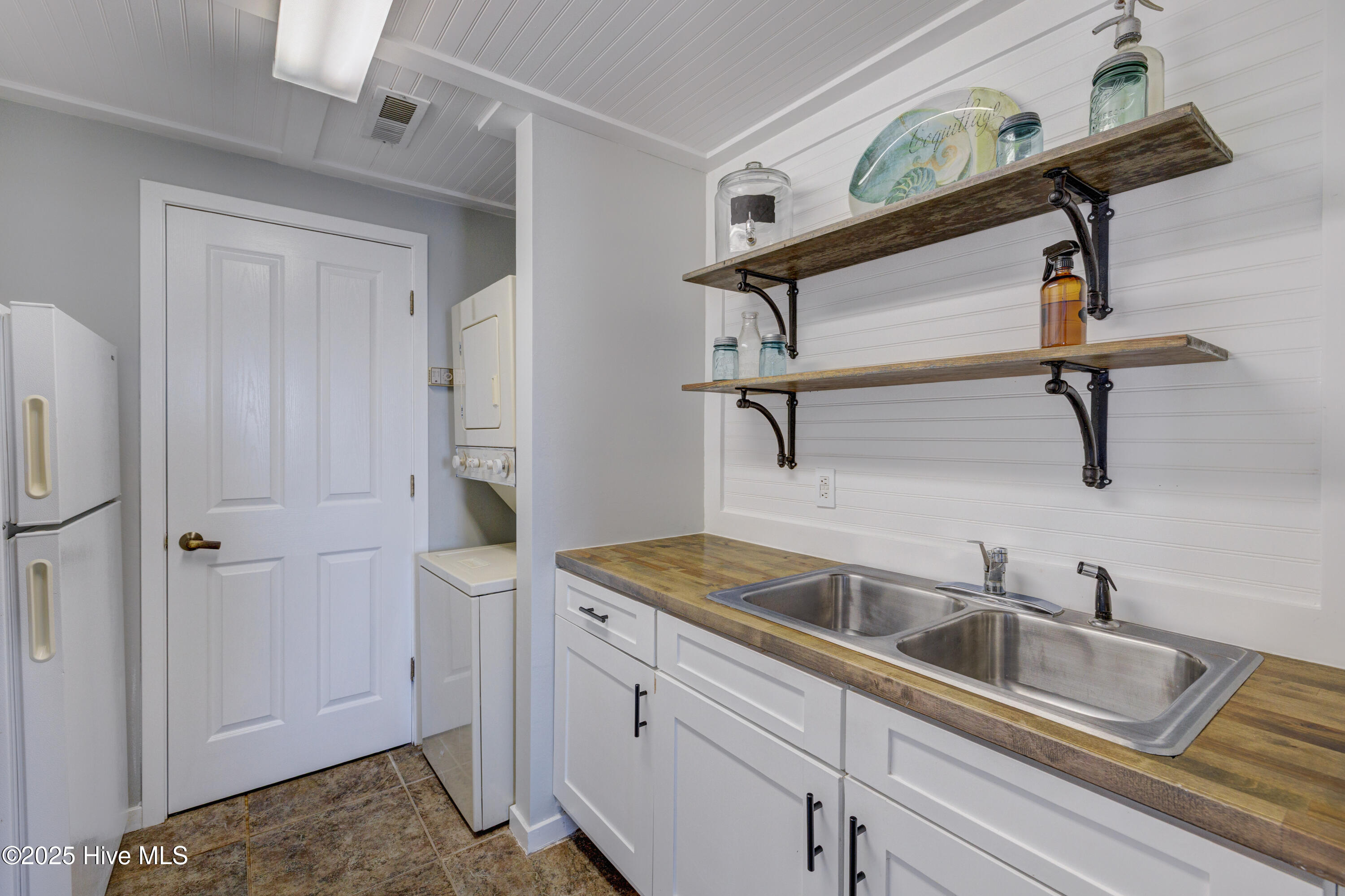 100515137 | Photo 36