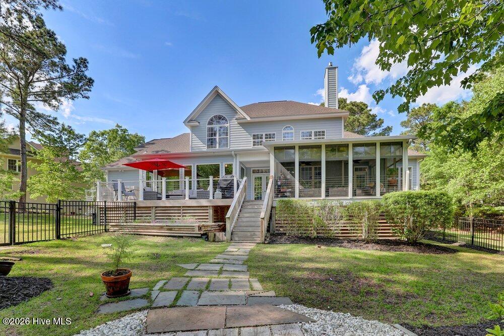 100568961 | Photo 53