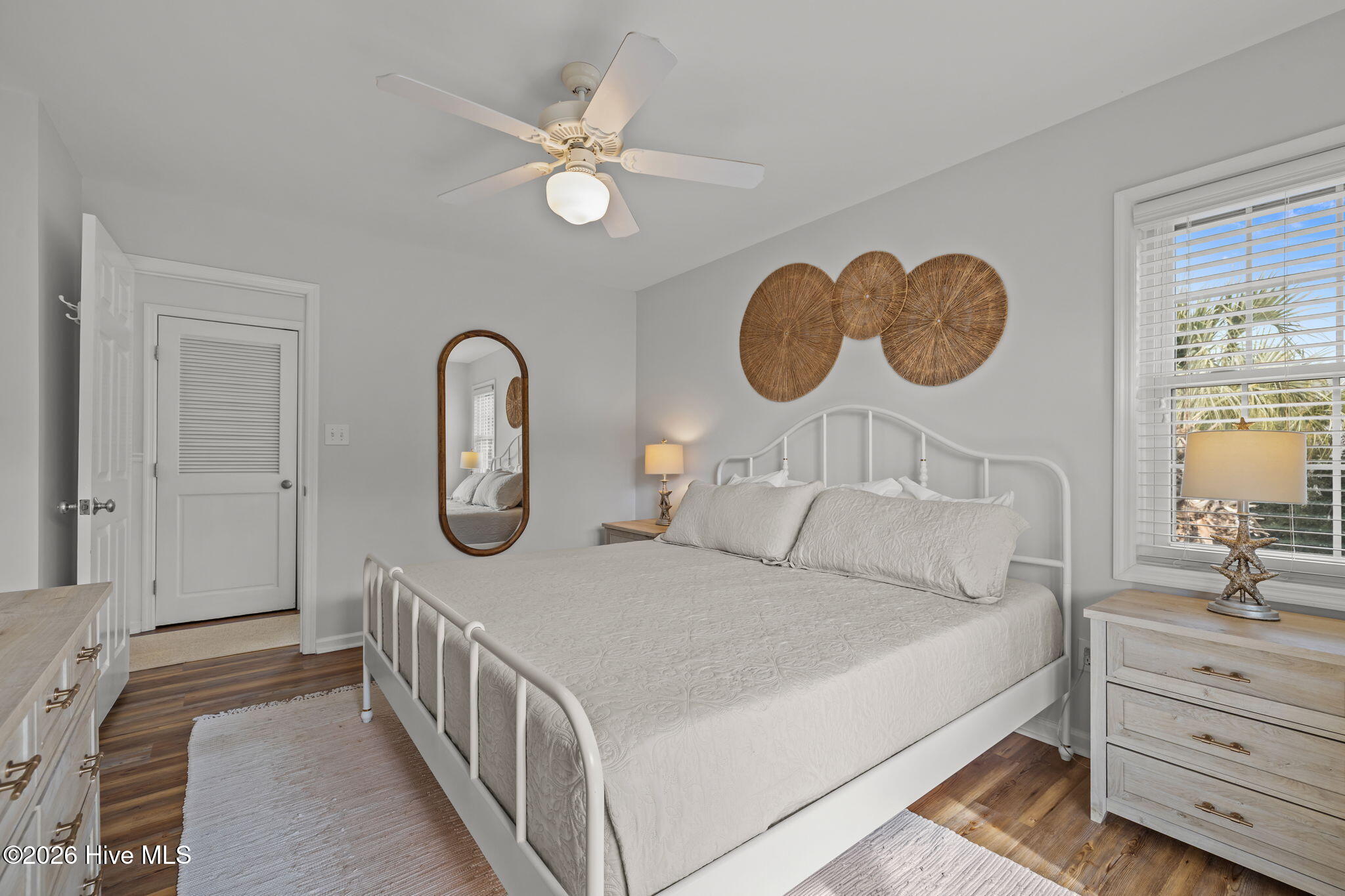 100547357 | Photo 36