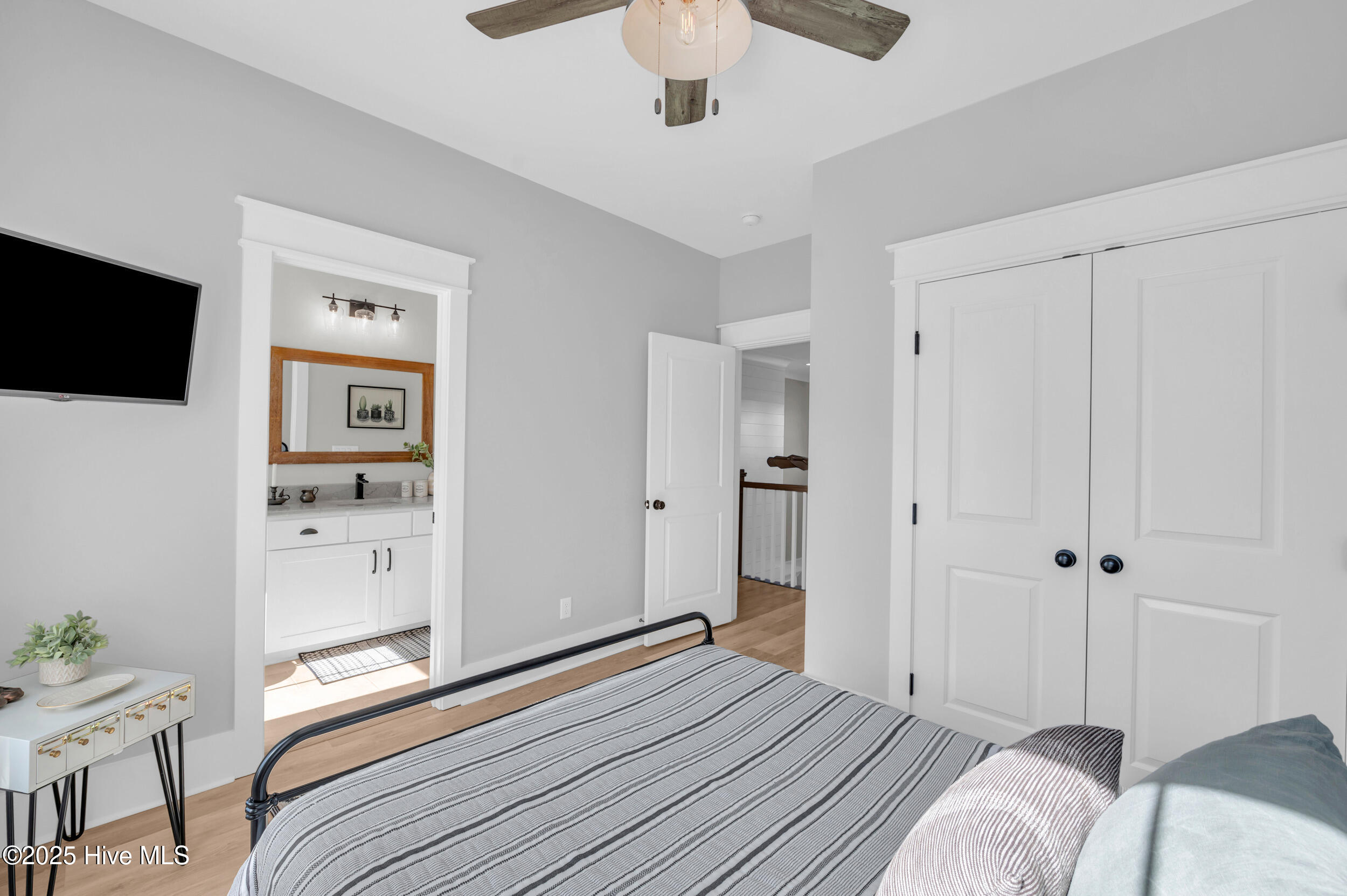 100543268 | Photo 40