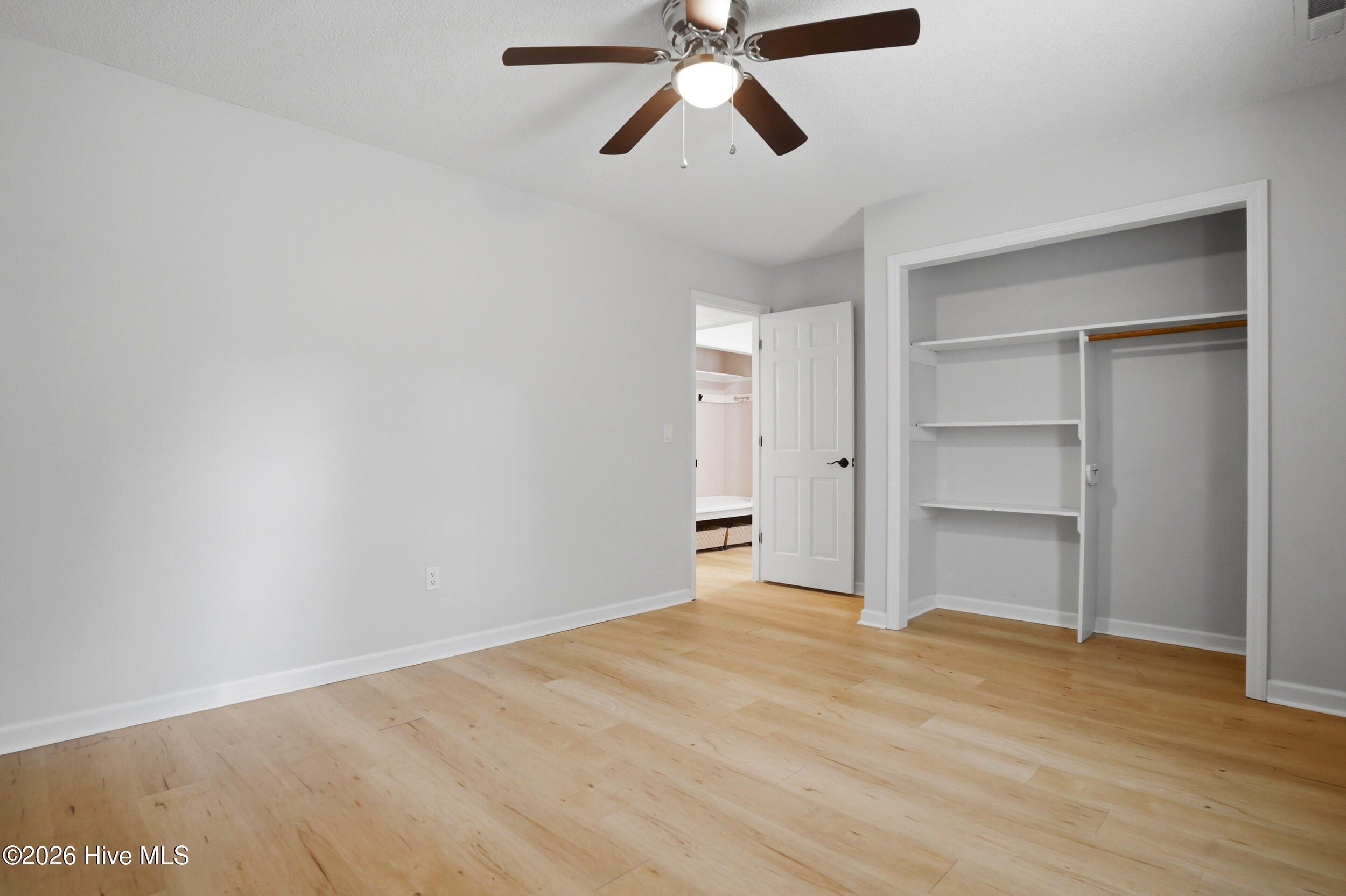 100565910 | Photo 28