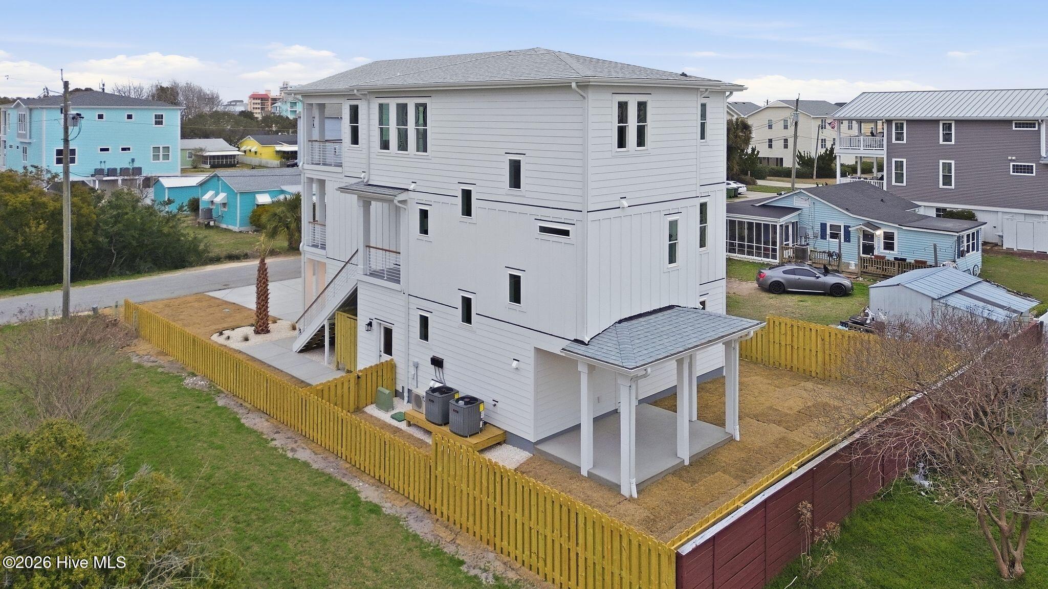 100558491 | Photo 83