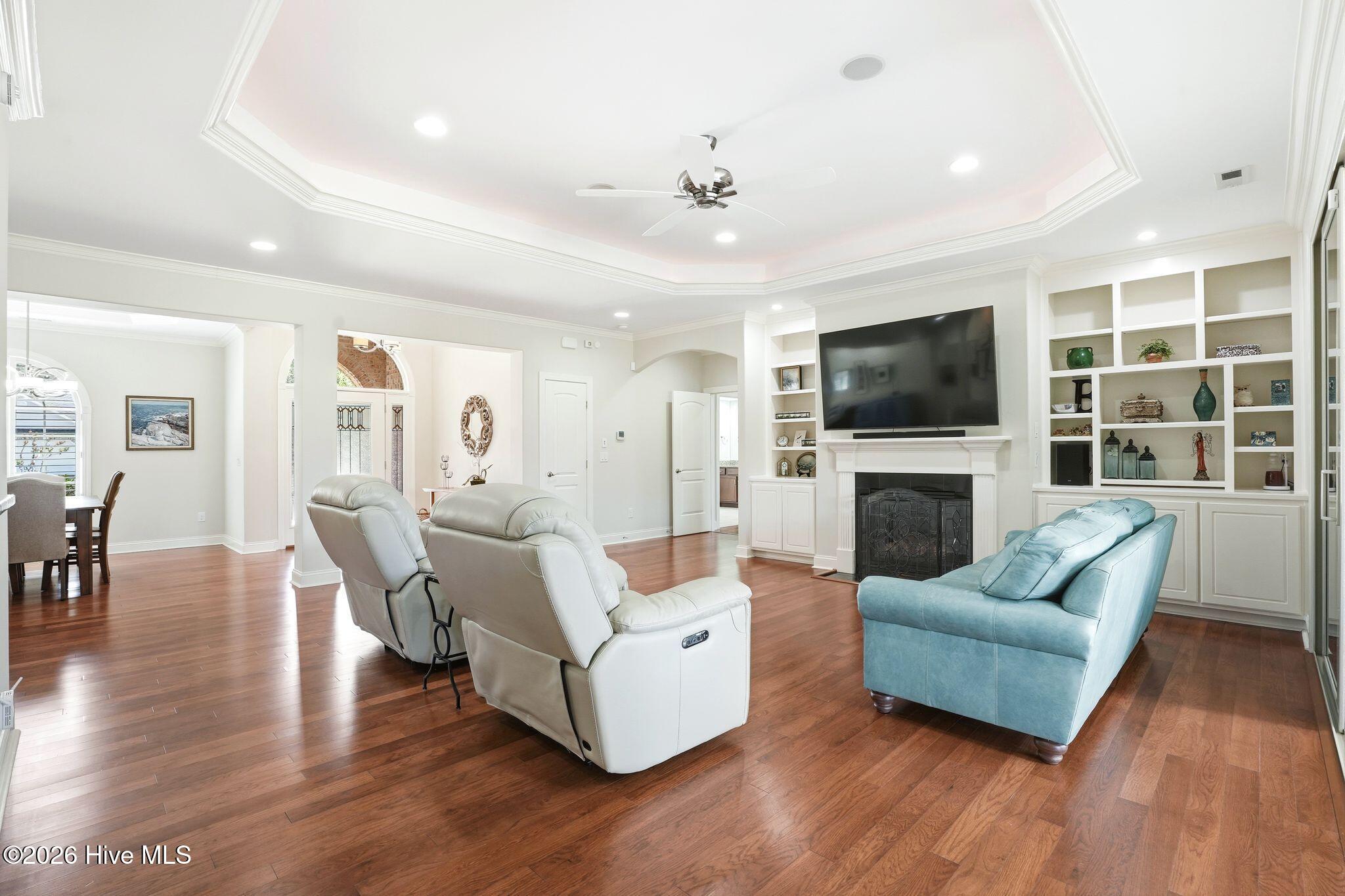 100565235 | Photo 13