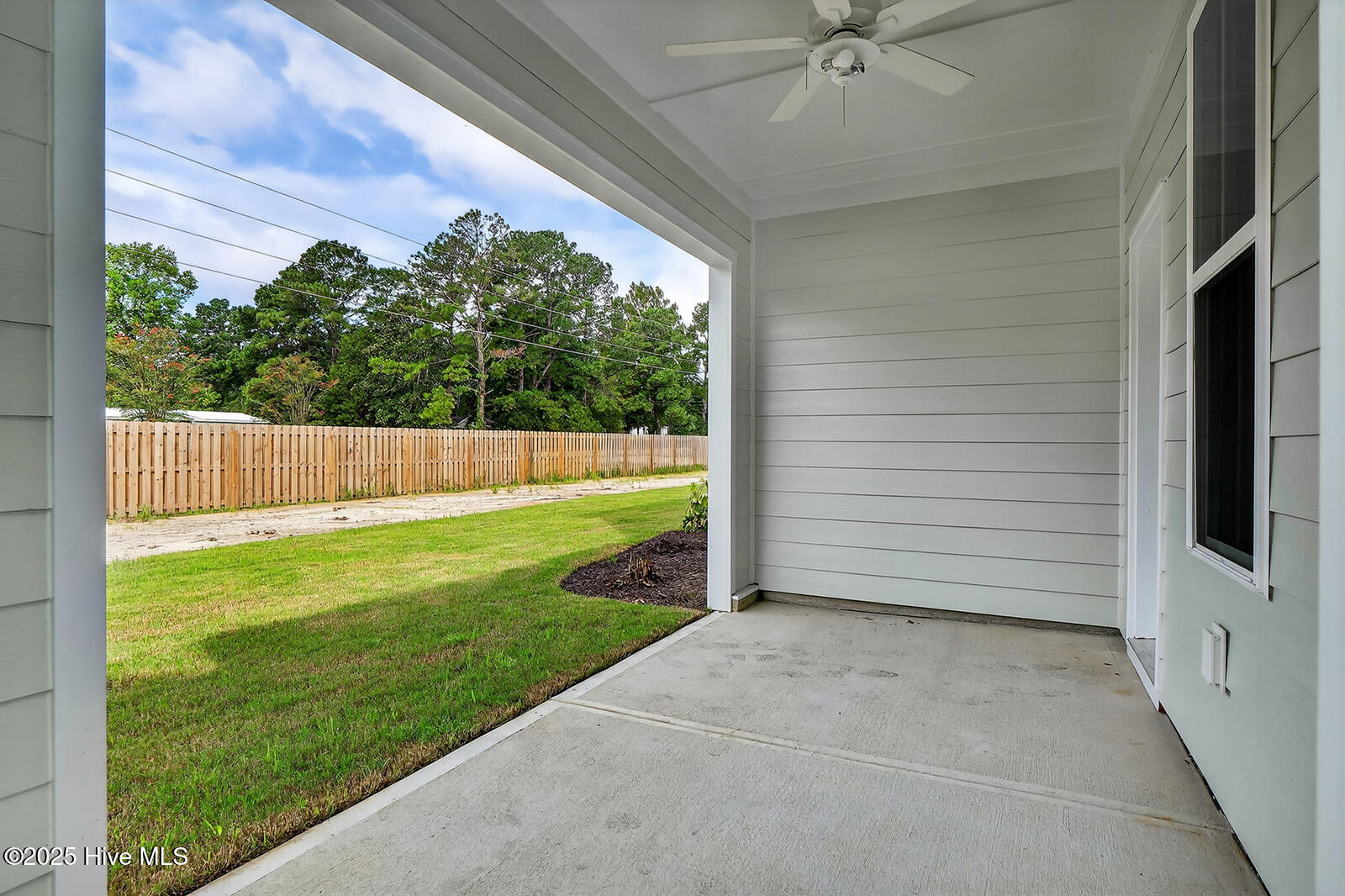 100511677 | Photo 27