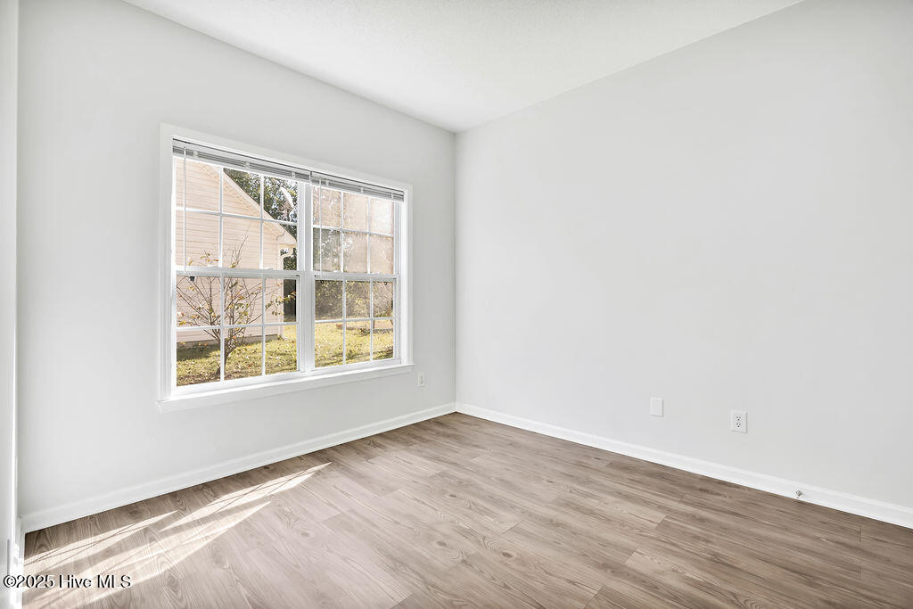 100534867 | Photo 24