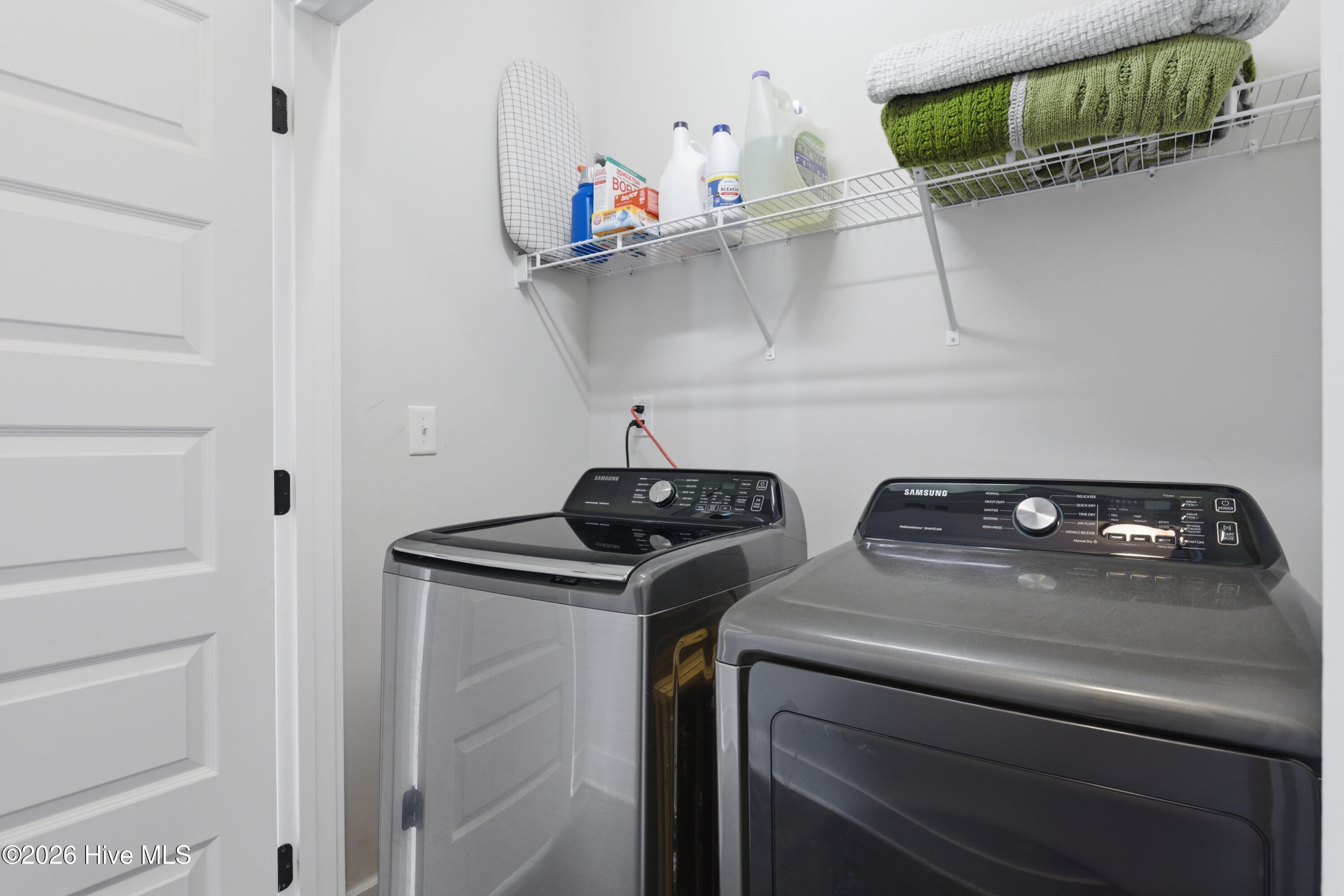 100562643 | Photo 38