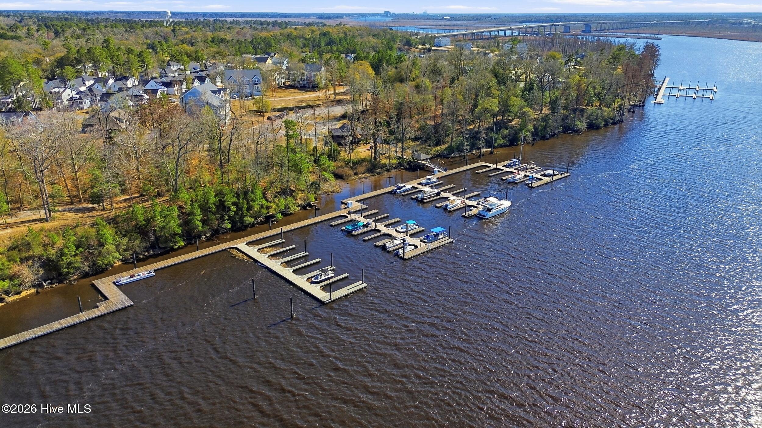 100560979 | Photo 68