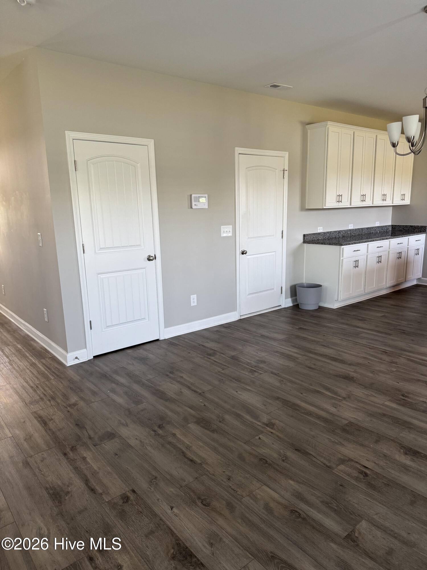 100561884 | Photo 14