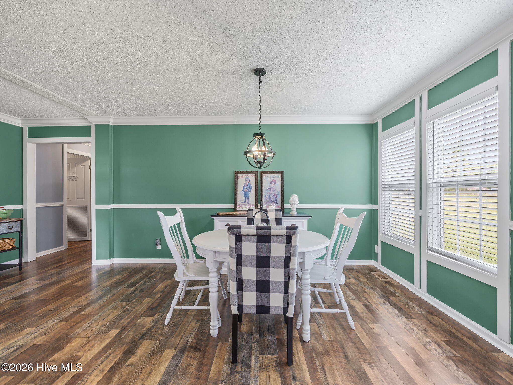 100566211 | Photo 27