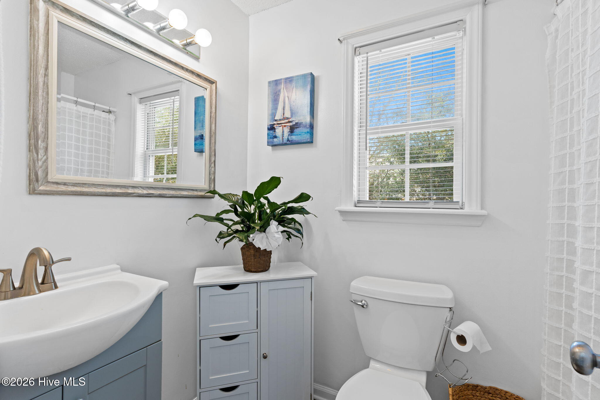 100559319 | Photo 16