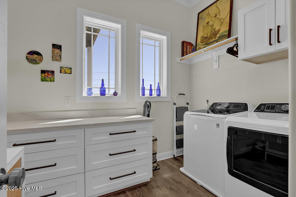 100499001 | Photo 30