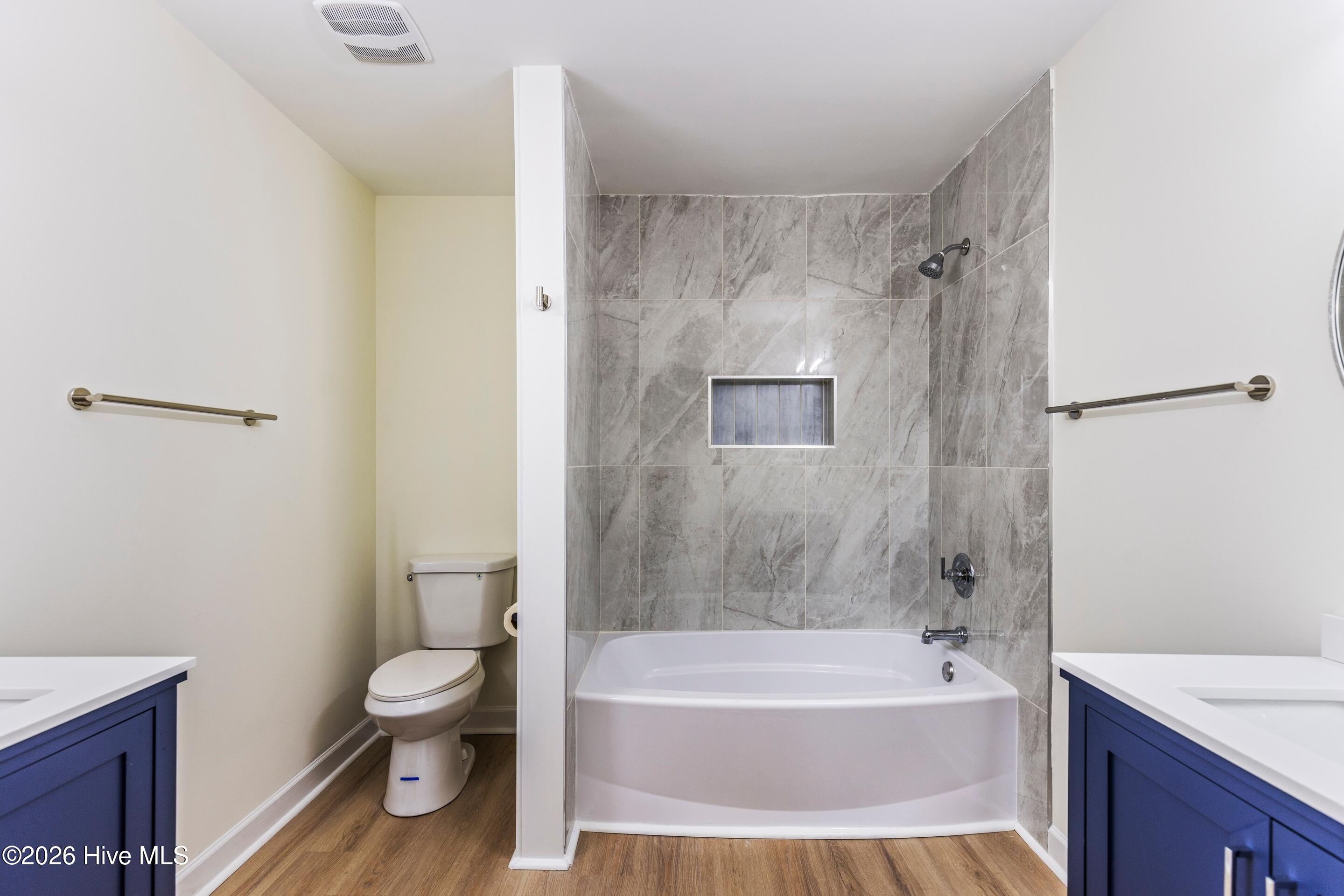 100549199 | Photo 25