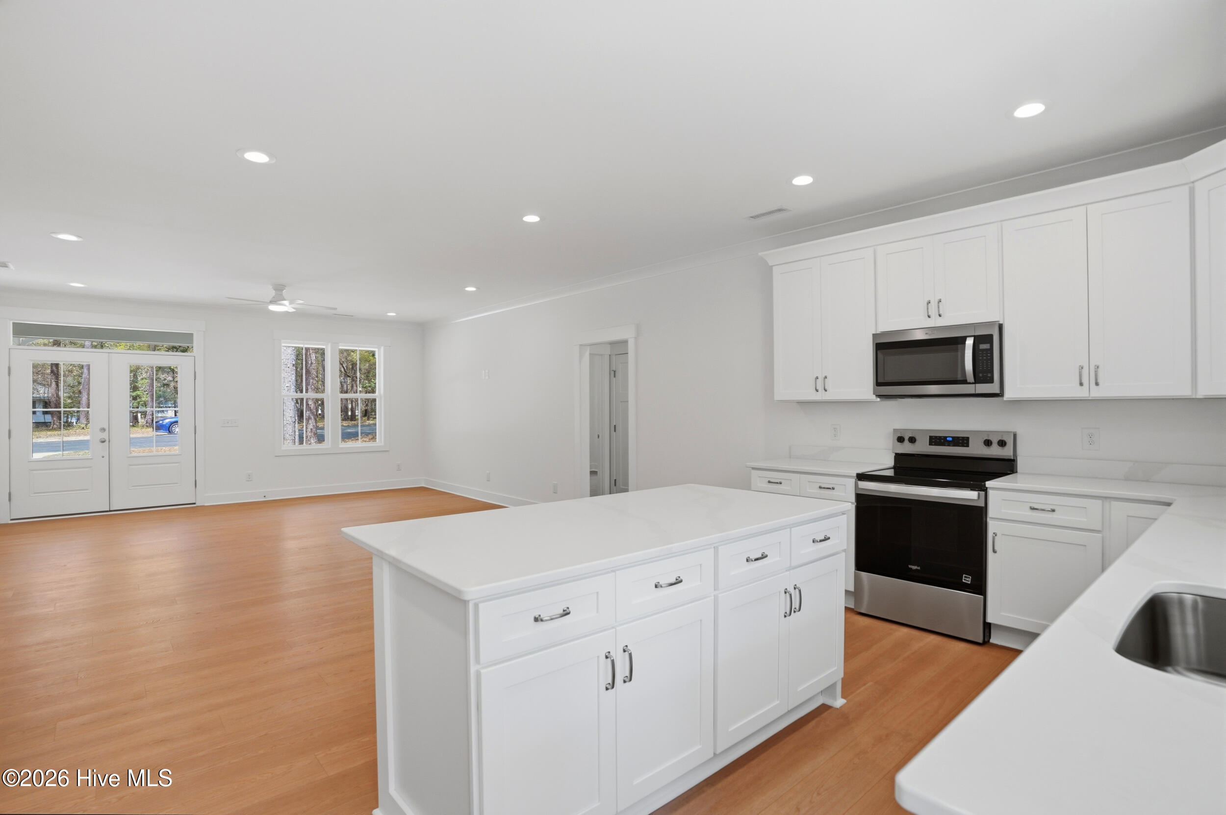 100556928 | Photo 22