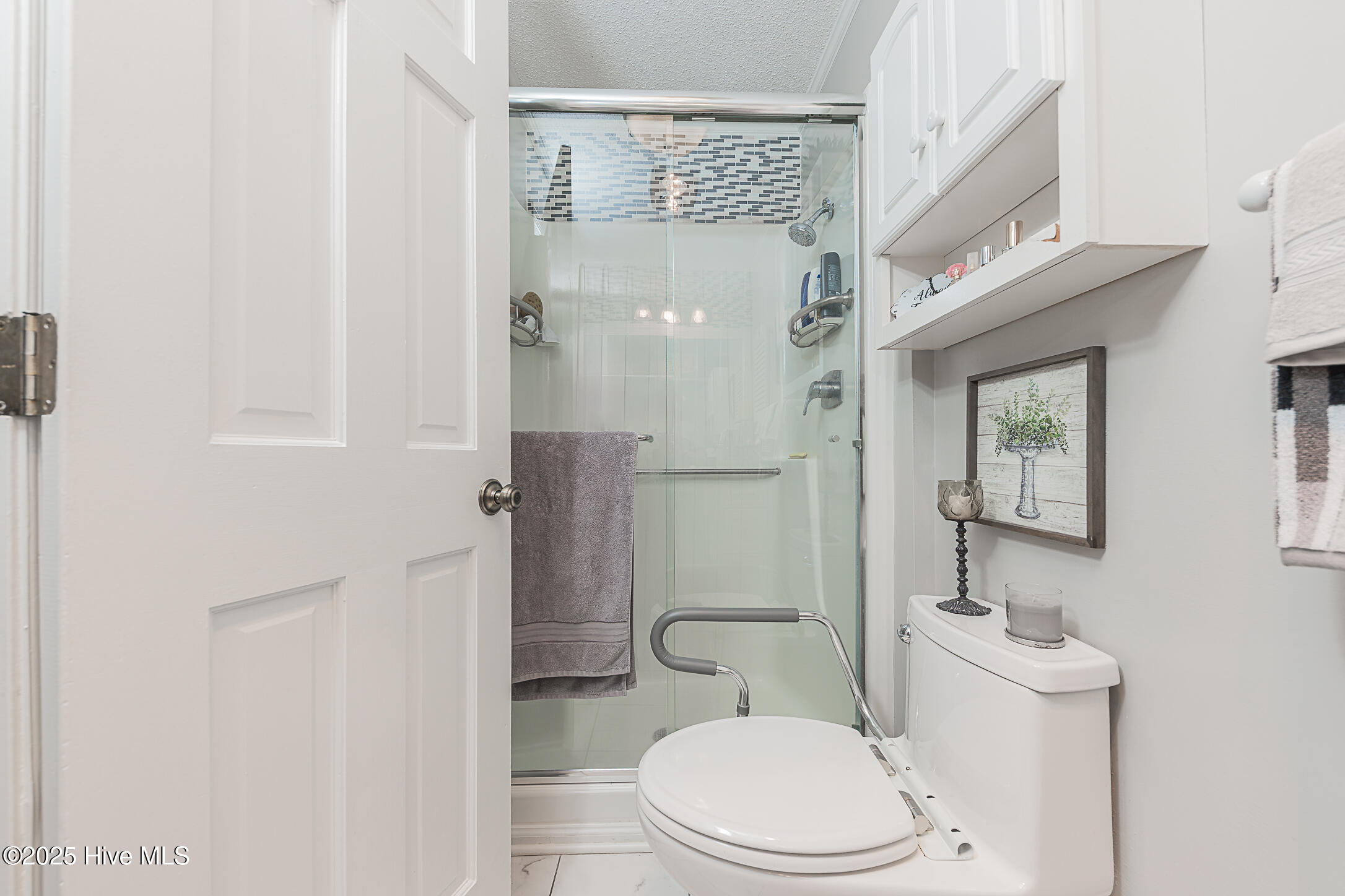 100542740 | Photo 36