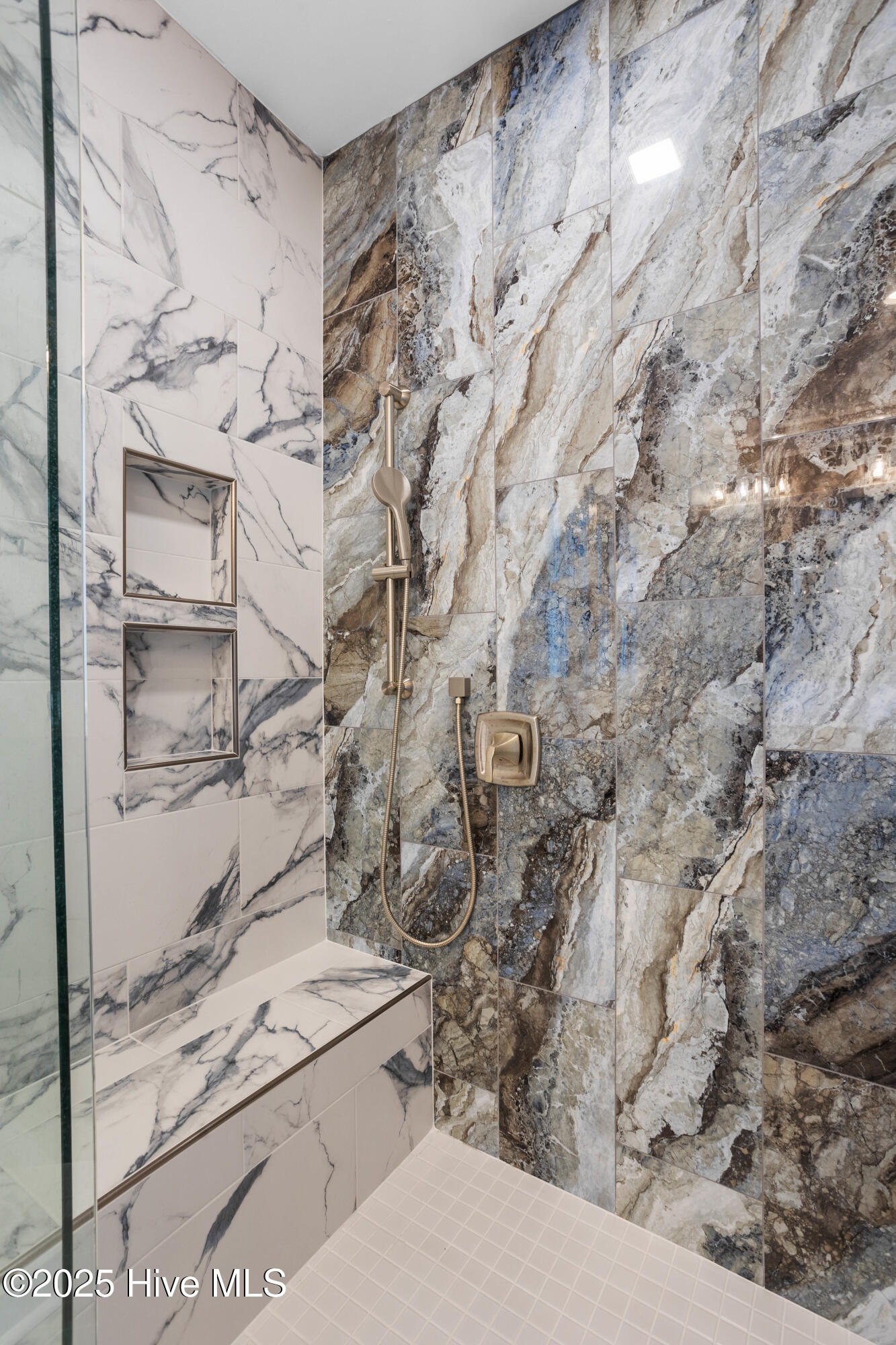 100494398 | Photo 45