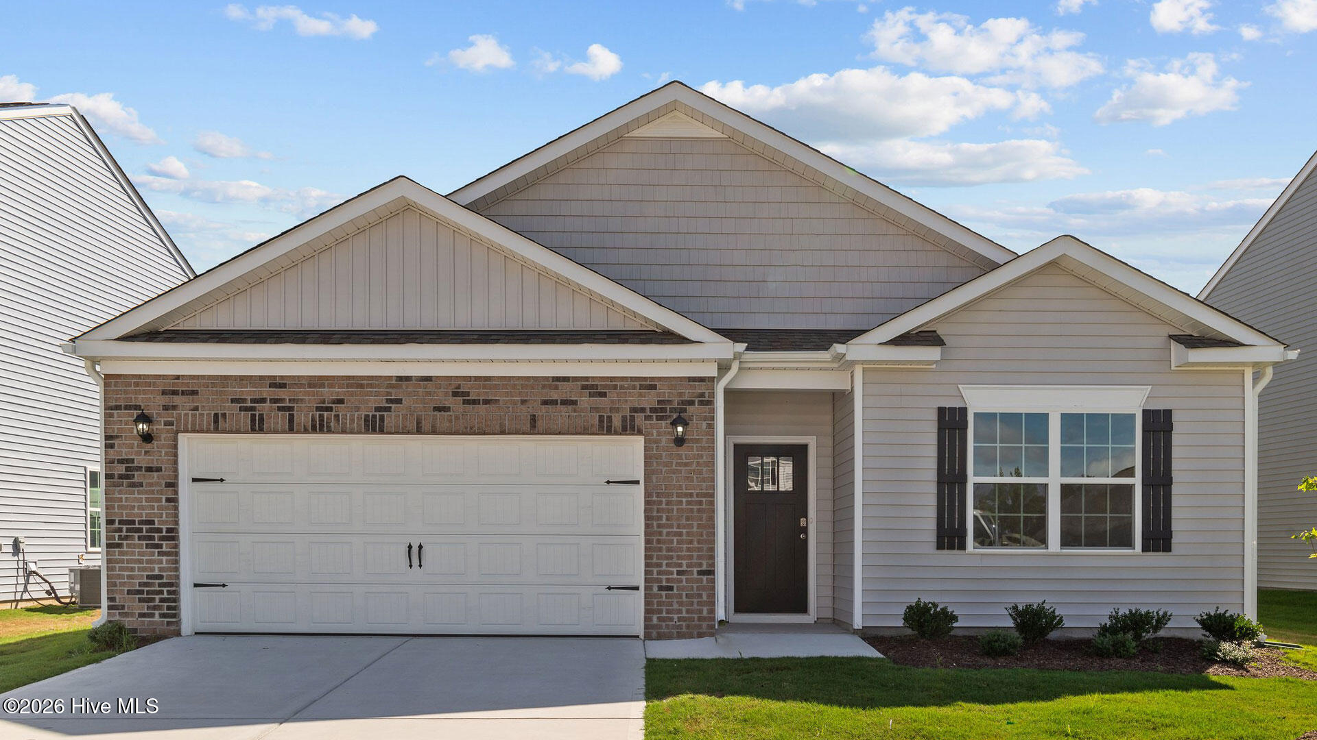 * Photos are not of actual home or interior features and are representative of floor plan only. *