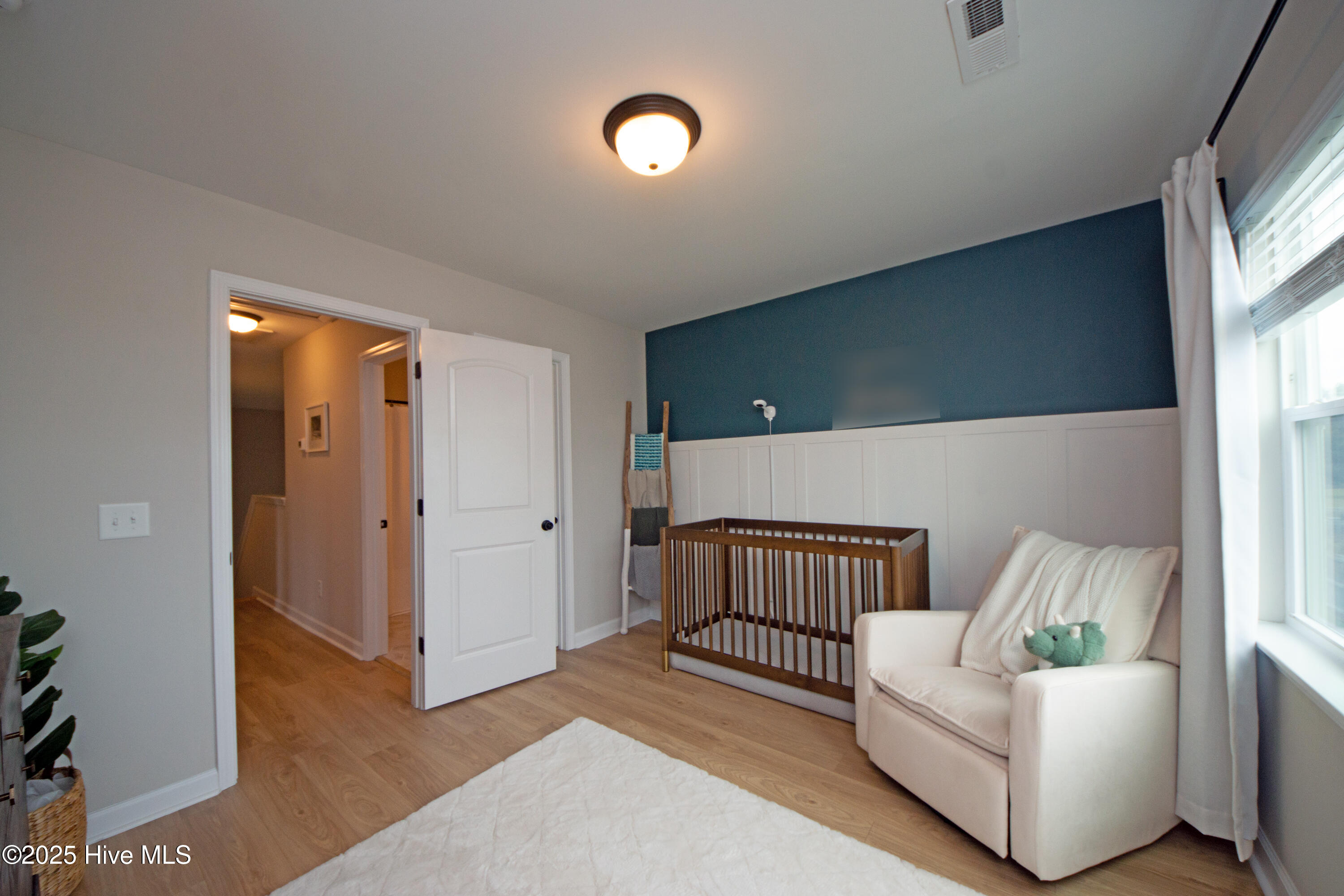 100539129 | Photo 46