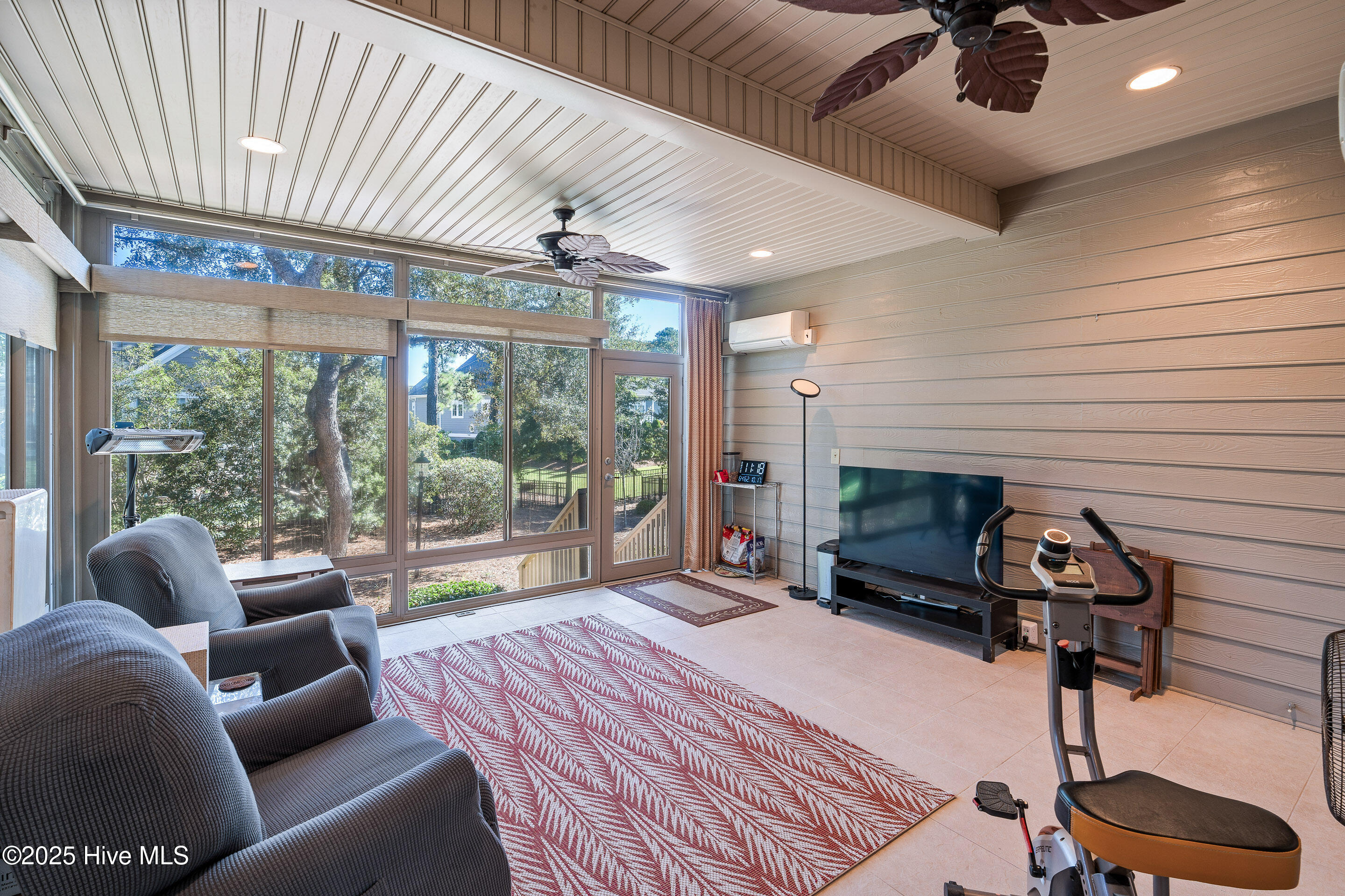 100535397 | Photo 27