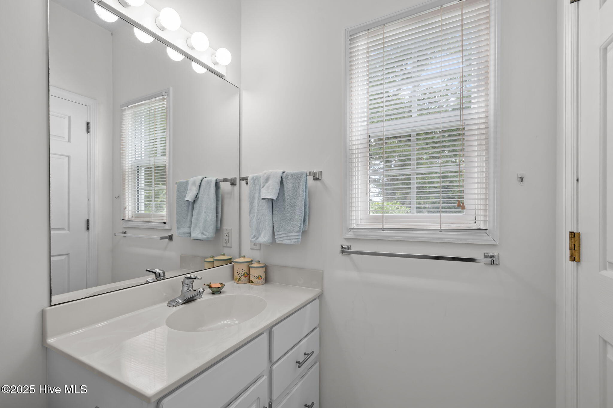 100526742 | Photo 34