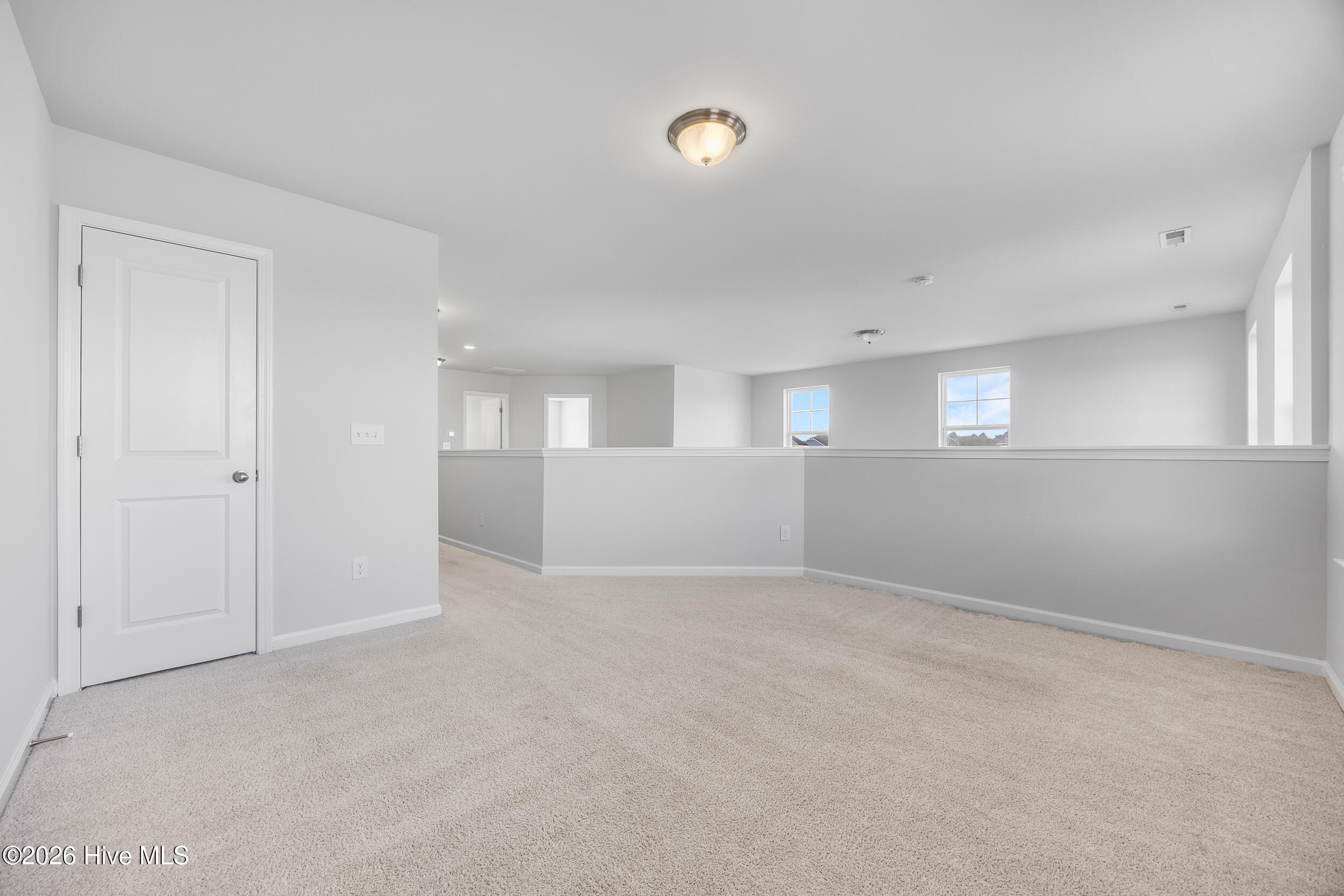 100557487 | Photo 35