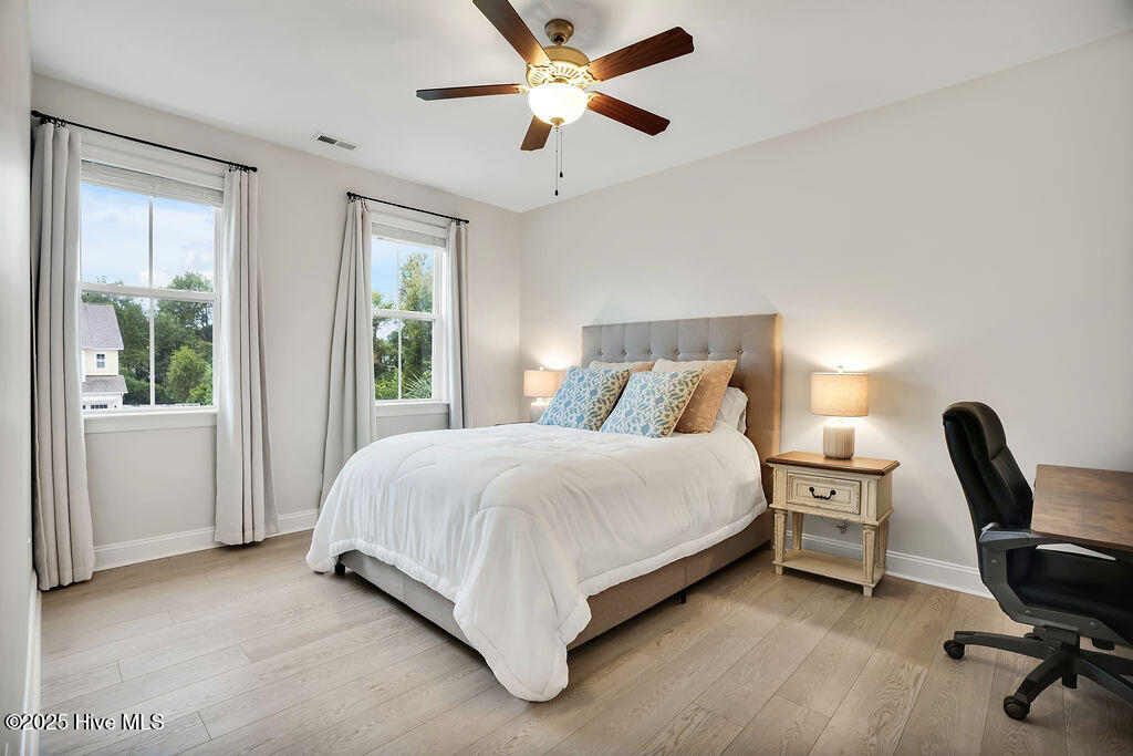 100536880 | Photo 34