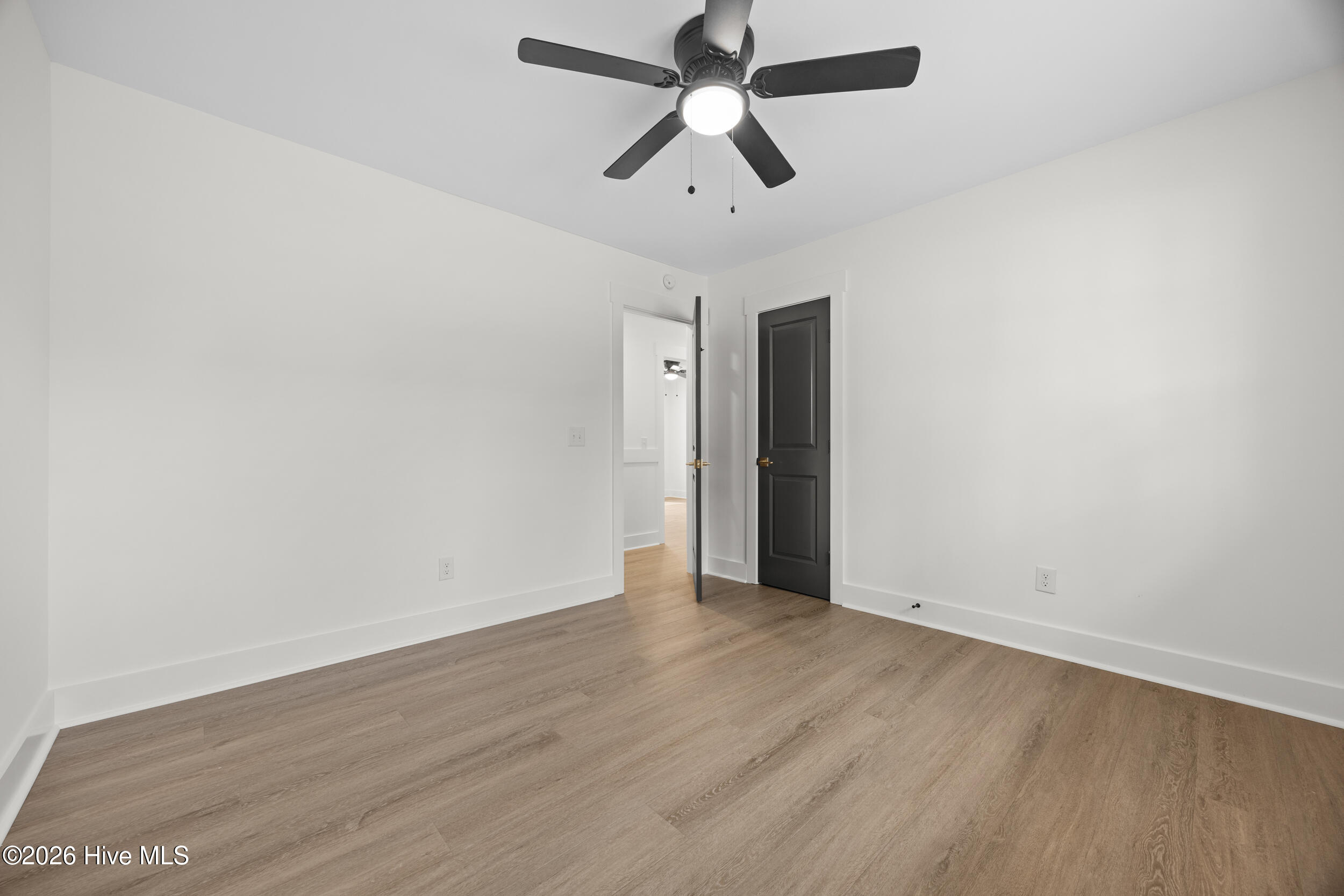 100556943 | Photo 29