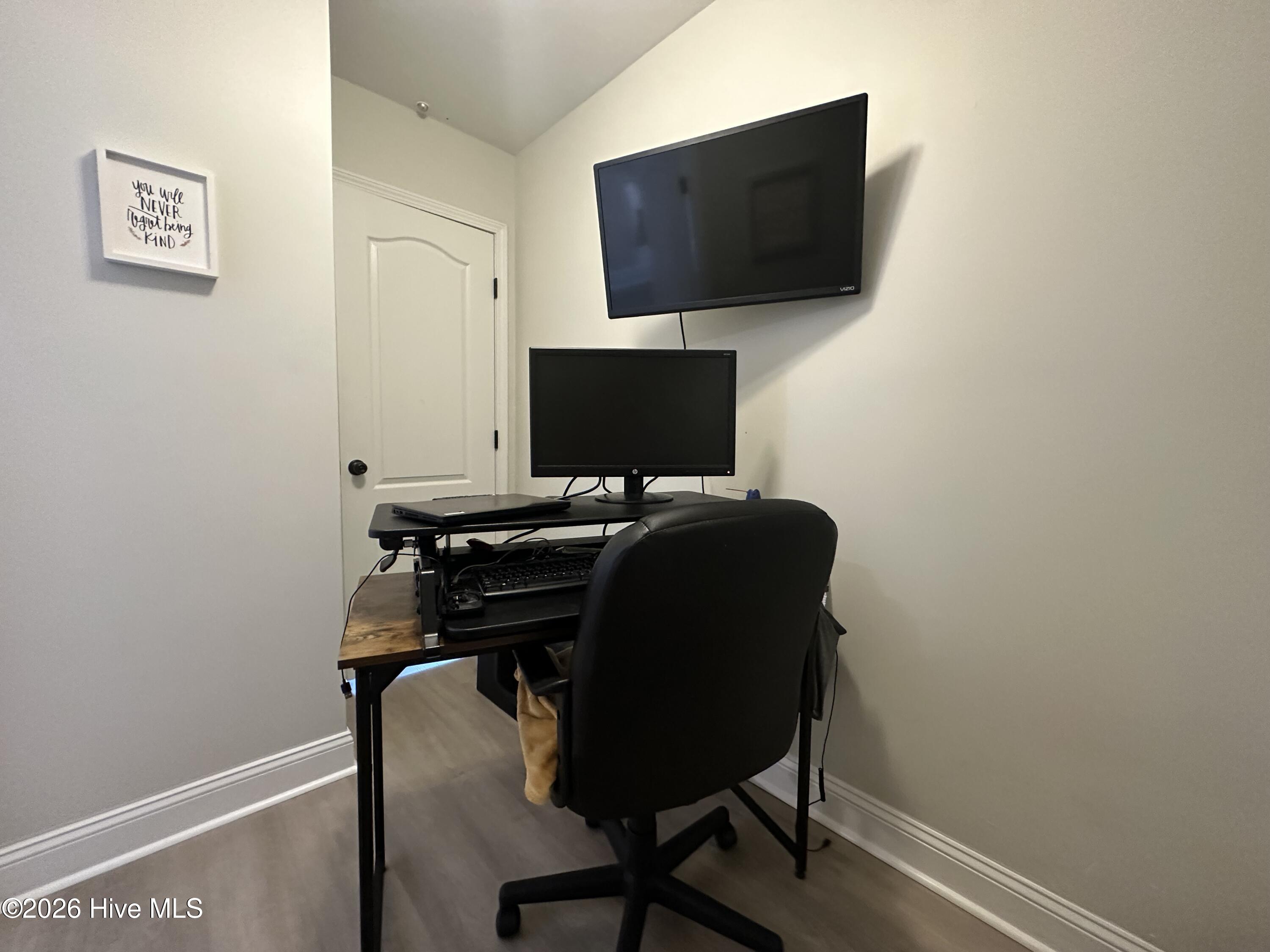 100563138 | Photo 78