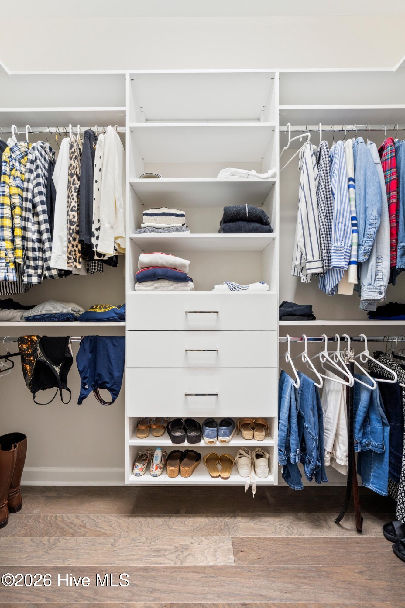 100550274 | Photo 25