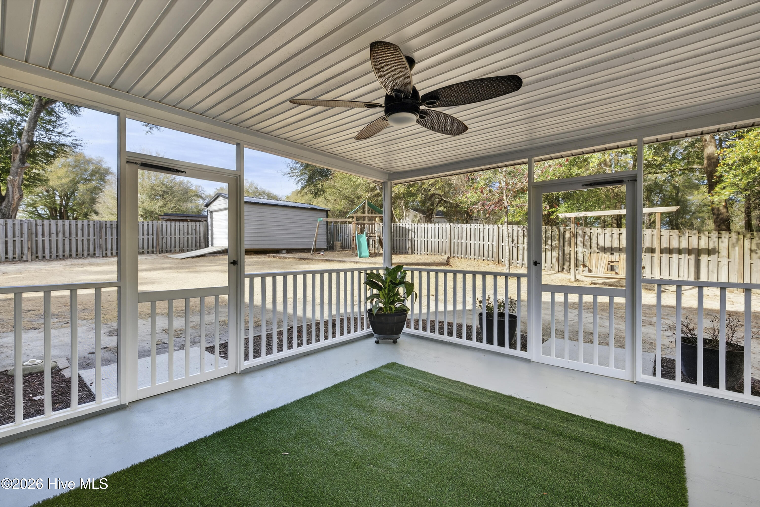 100549081 | Photo 31